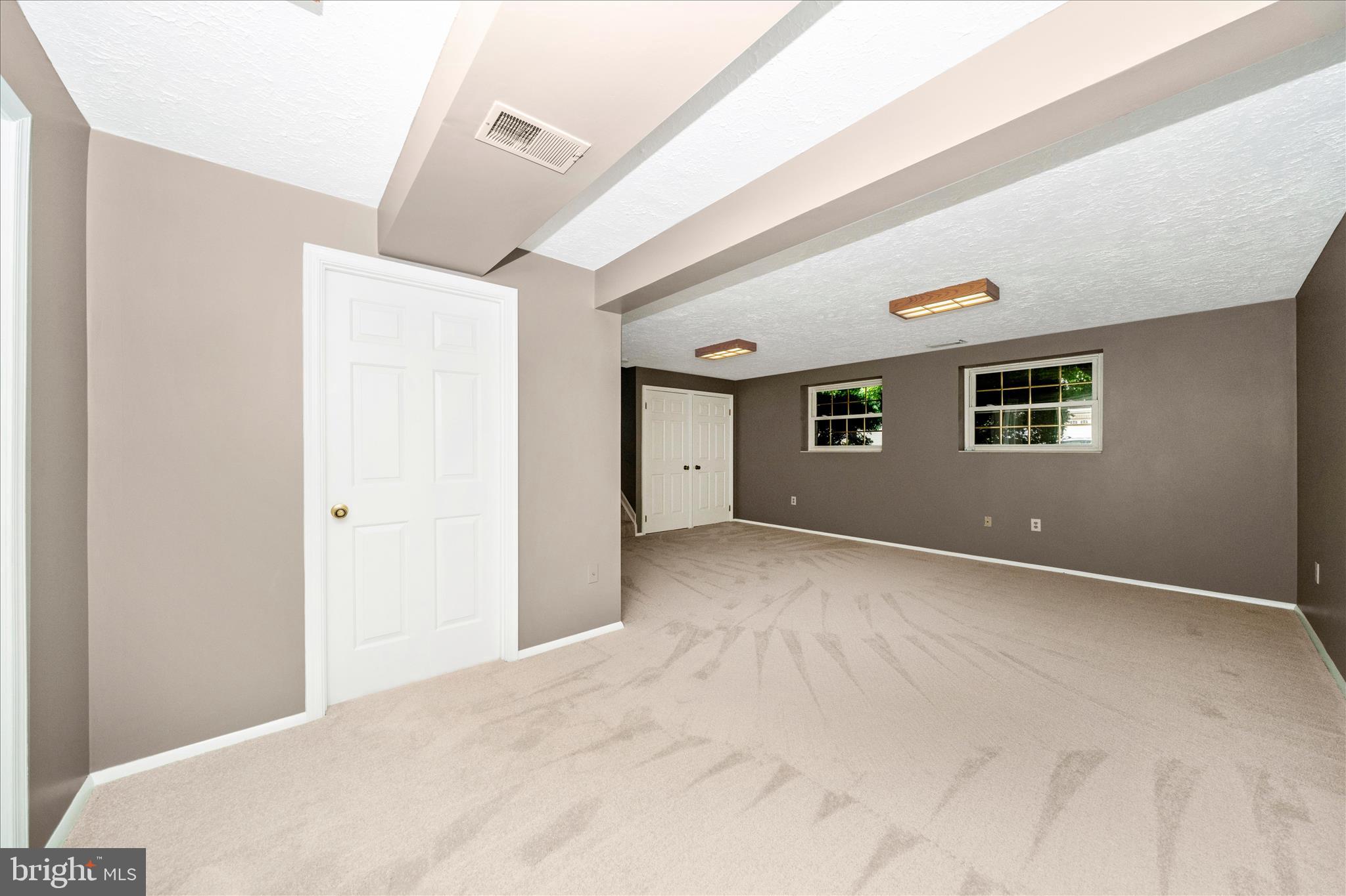 FOUNTAIN ROCK MANOR - Residential