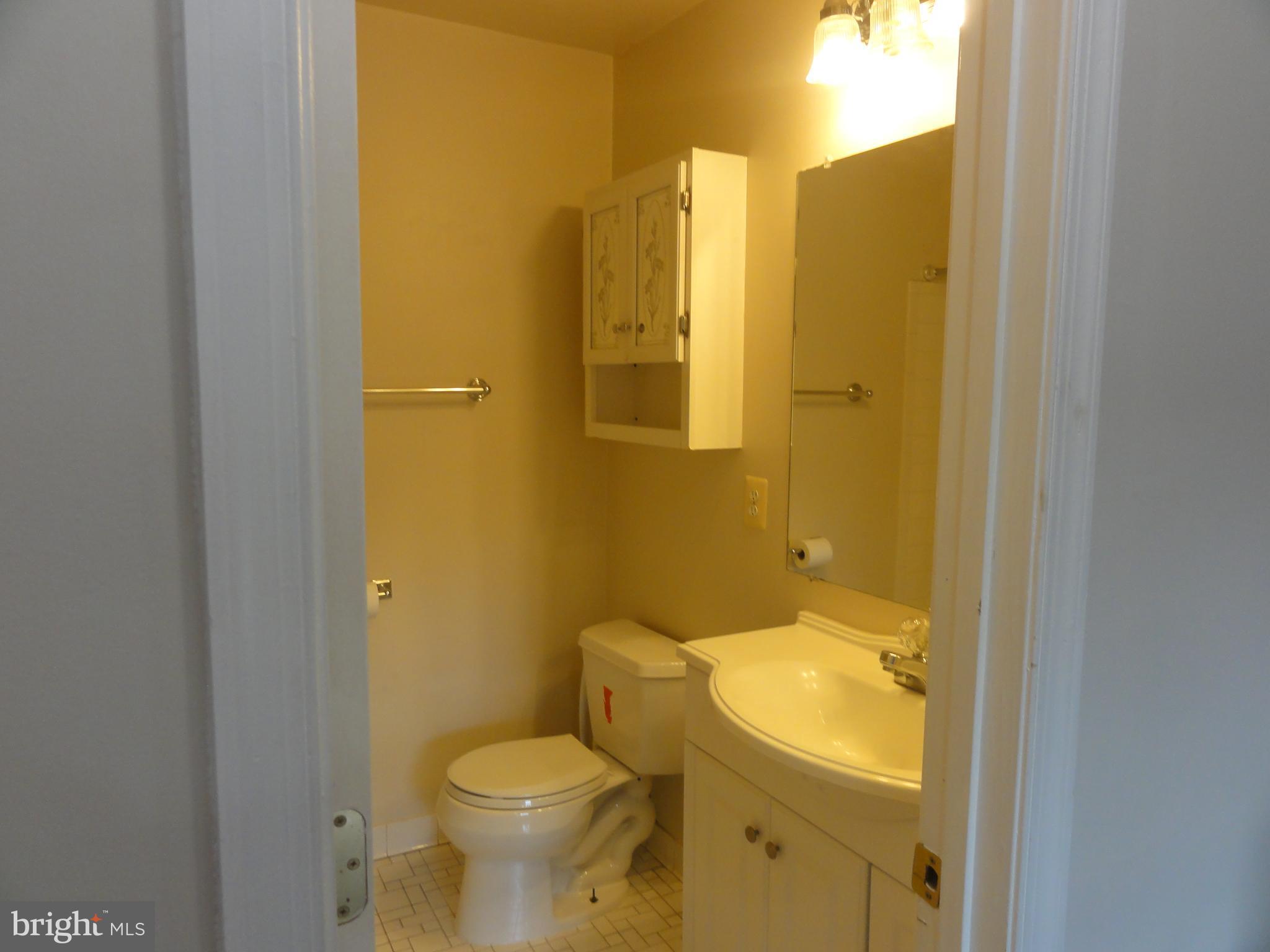 JEFFERSON PARK TOWNHOUSE - Residential Lease