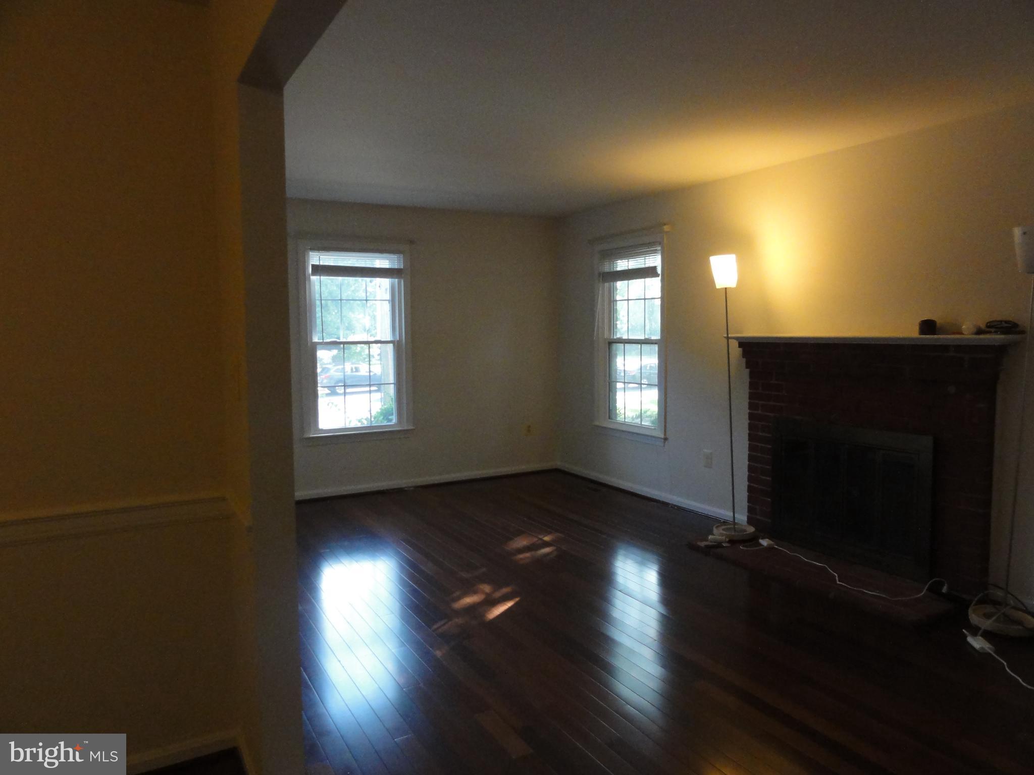 JEFFERSON PARK TOWNHOUSE - Residential Lease