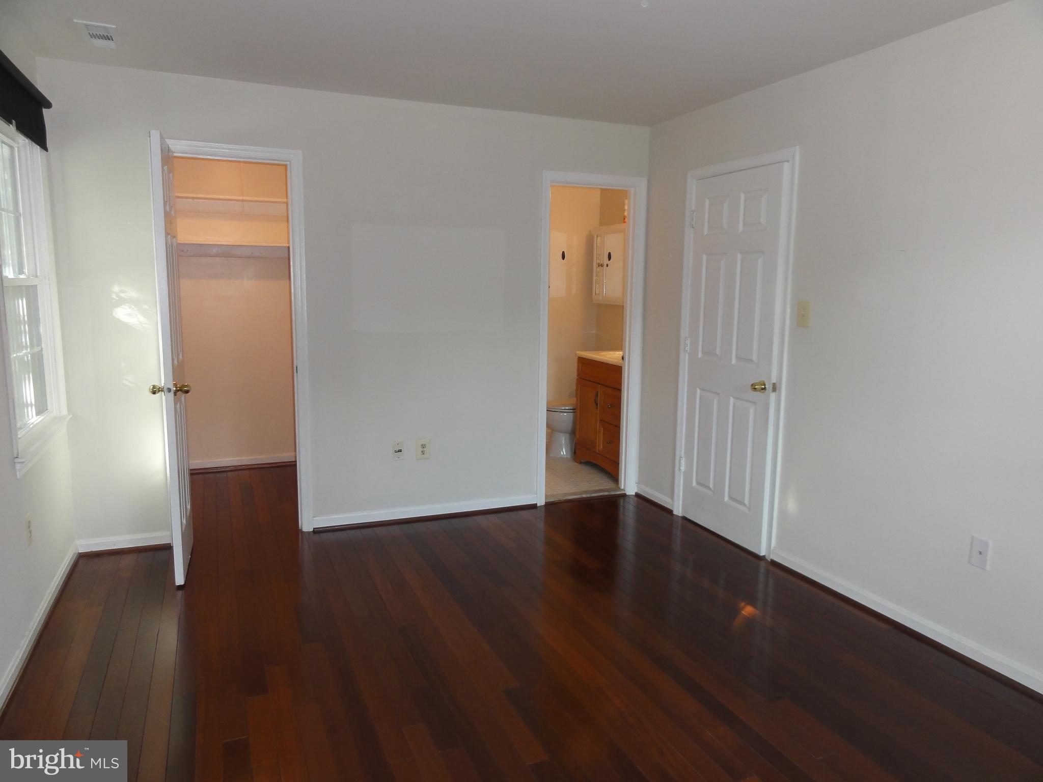 JEFFERSON PARK TOWNHOUSE - Residential Lease