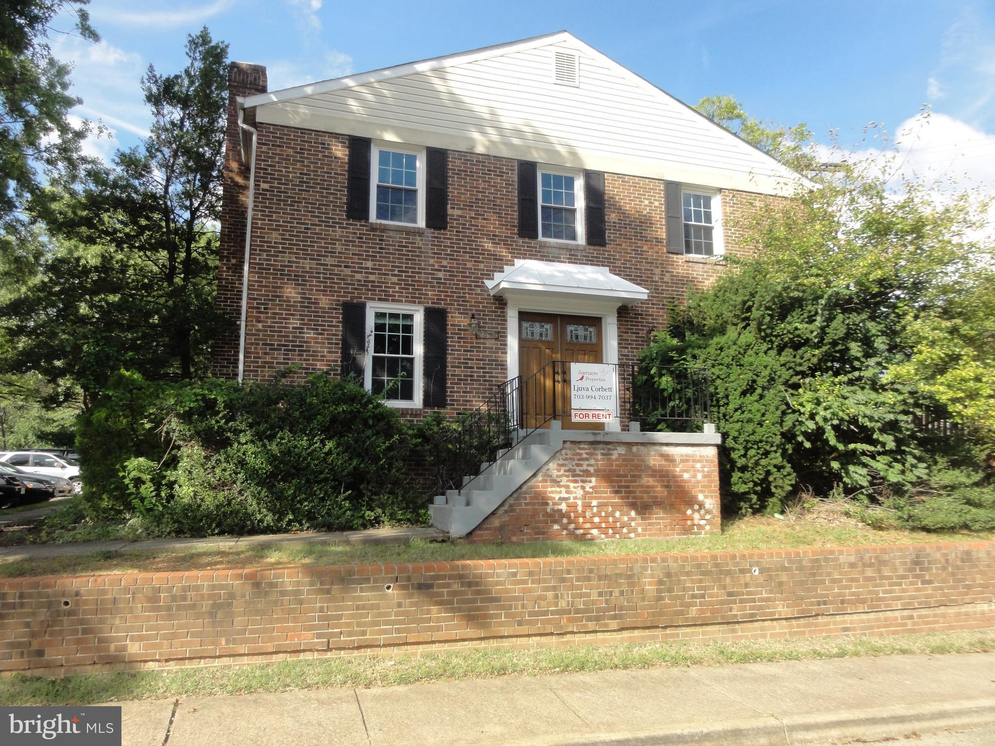 JEFFERSON PARK TOWNHOUSE - Residential Lease