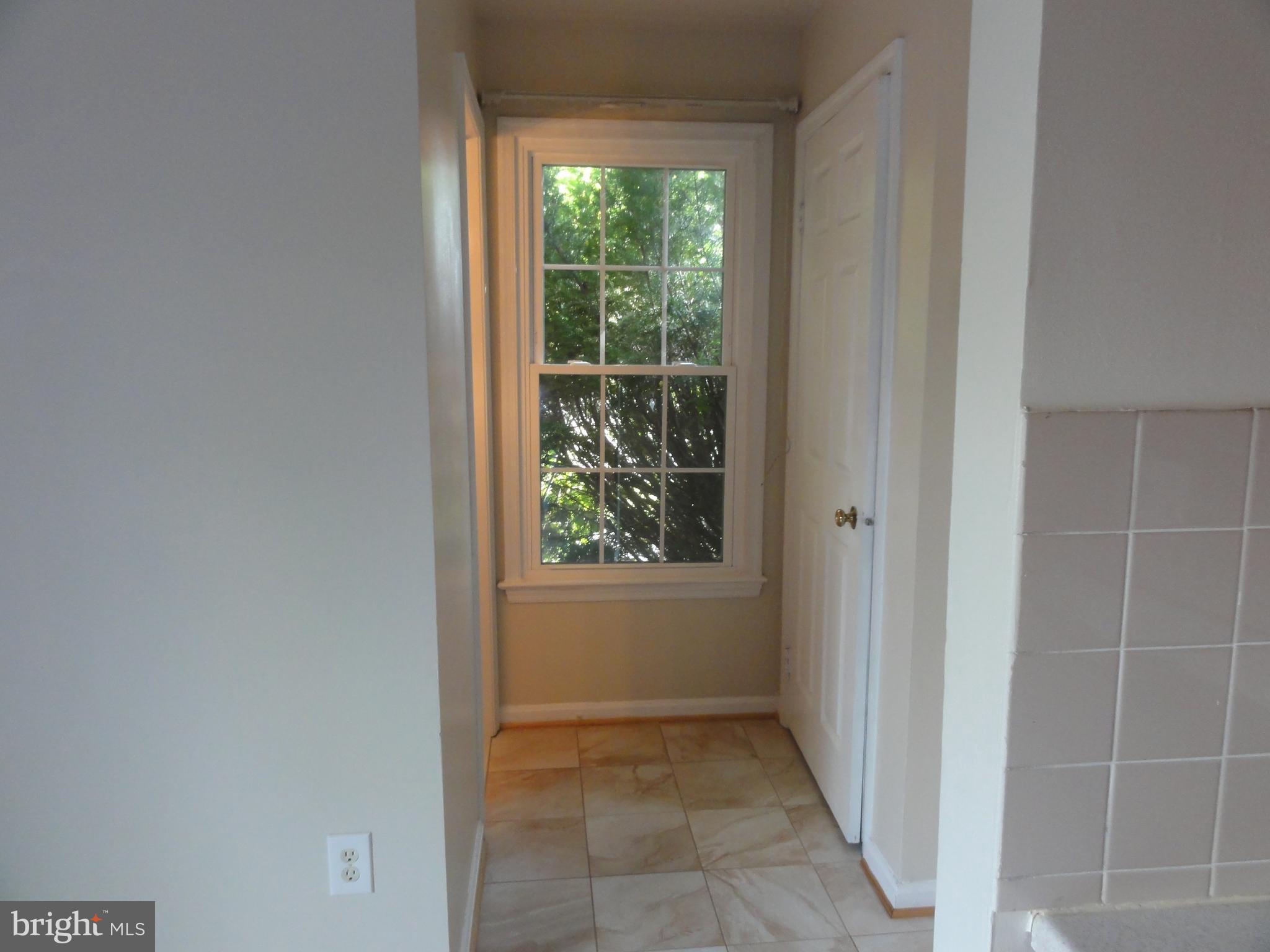 JEFFERSON PARK TOWNHOUSE - Residential Lease