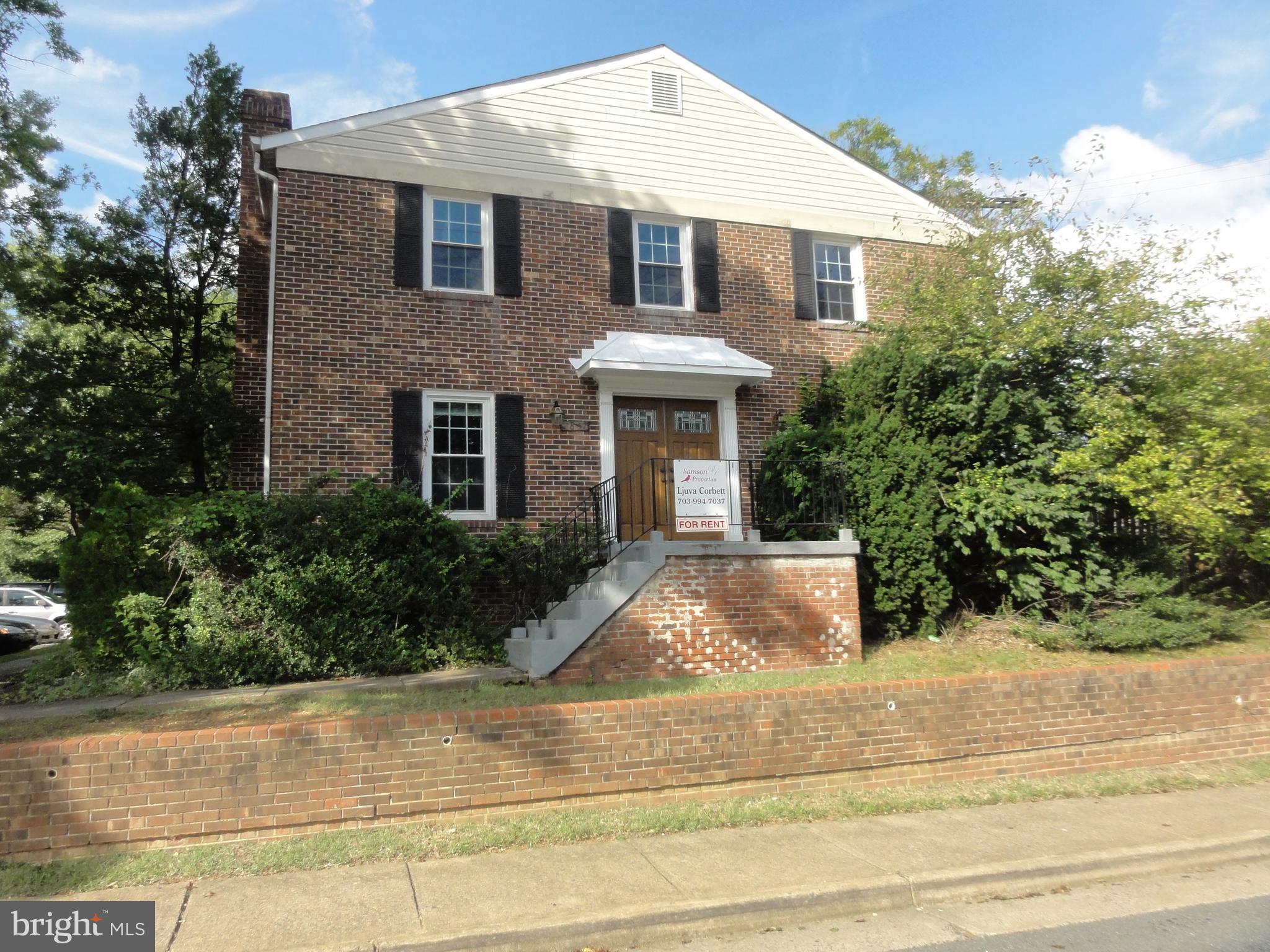 JEFFERSON PARK TOWNHOUSE - Residential Lease