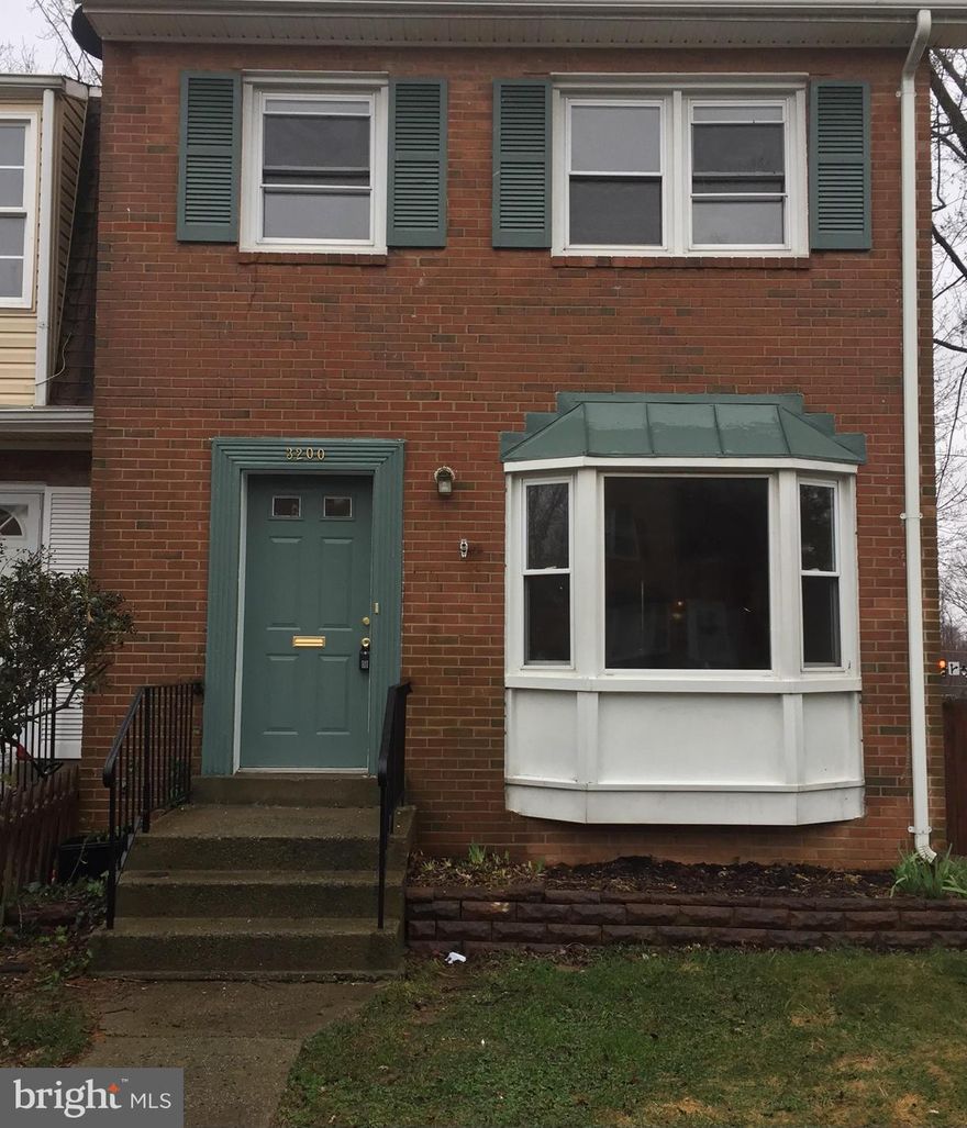 PRICE JUST REDUCED Renovated  End Unit  Spacious & Bright  Ready to move-in condition Excellent location close I95,Dale Blvd  3 Bedrooms upstairs & Den in LL  Hardwood flooring on the entire house  Kitchen updated w/ new back splash, ceramic title flooring & breakfast bar  renovated Baths  Full Finished basement W/O & full Bath  Large back yard fenced   OWNER NAME for offers THOMAS L WALKER LLC