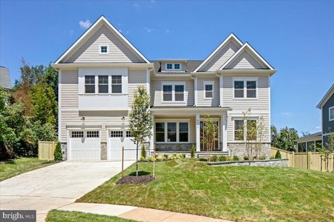 Homes For Sale - 6610 Quinten Street<br/> FALLS CHURCH, VA 22043