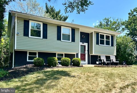 Homes For Sale - 8249 Victoria Road<br/> MILLERSVILLE, MD 21108
