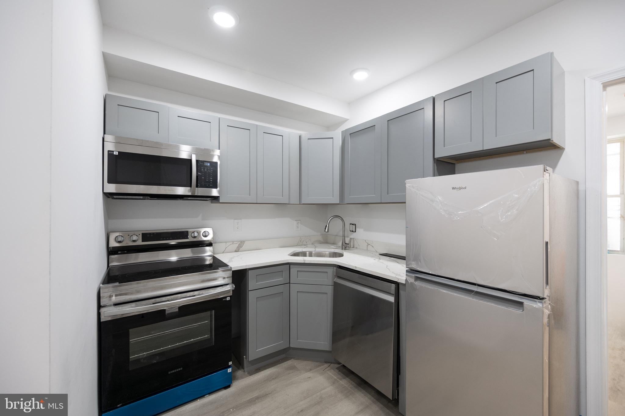 948 BELMONT AVENUE UNIT 1