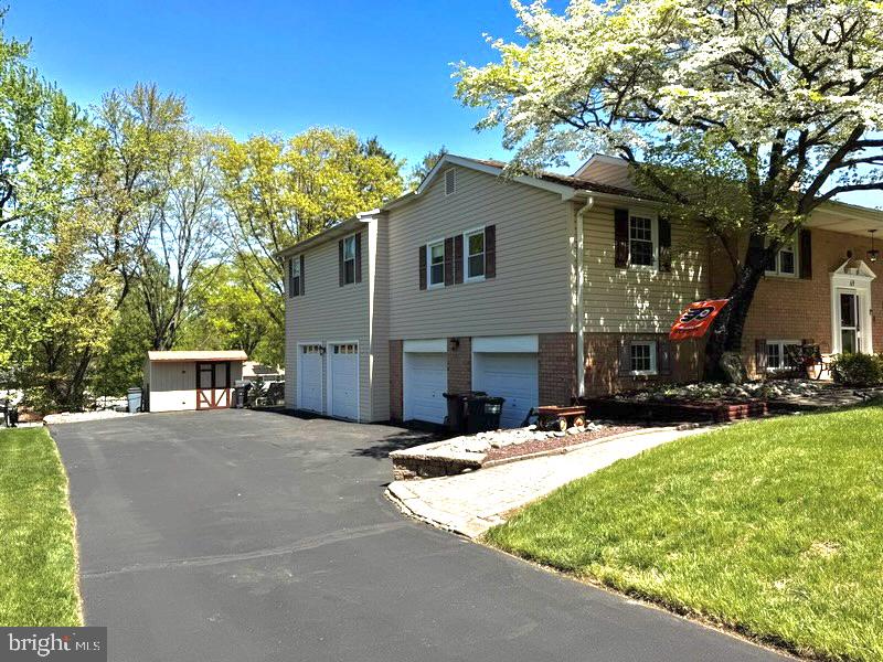 69 CHRISTOPHER DRIVE