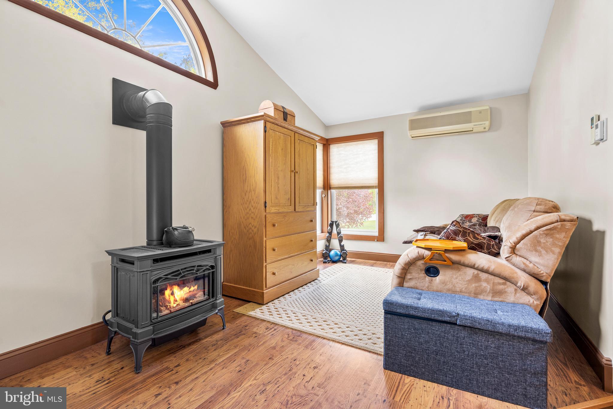 HILLCREST FARMS - Residential