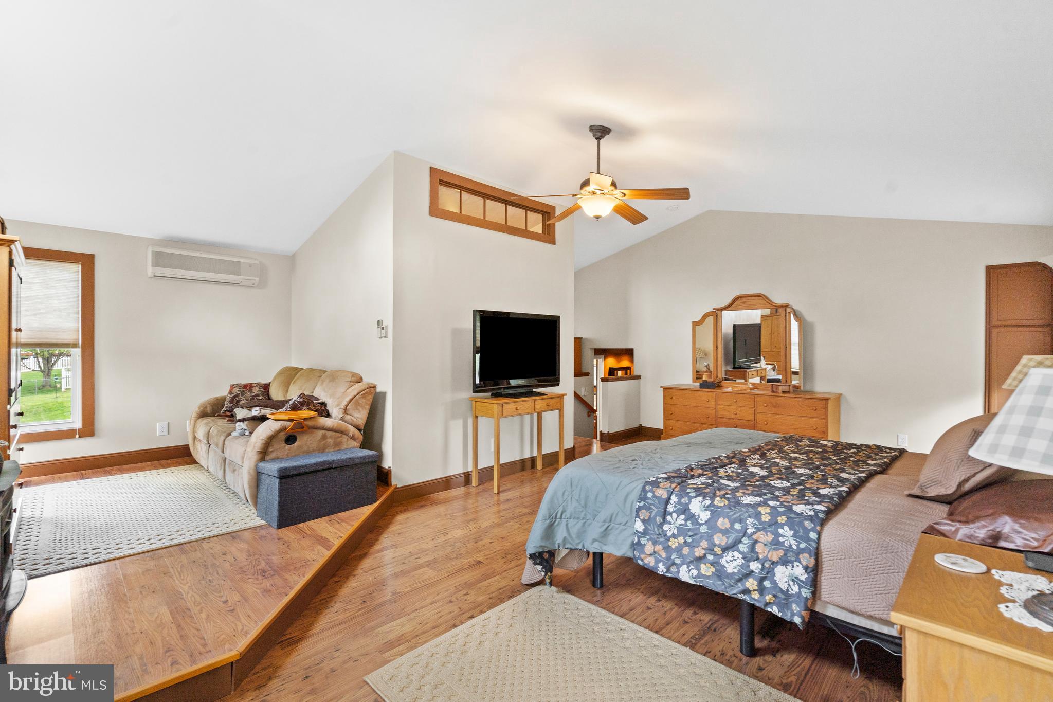HILLCREST FARMS - Residential