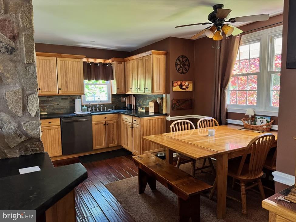 HILLCREST FARMS - Residential