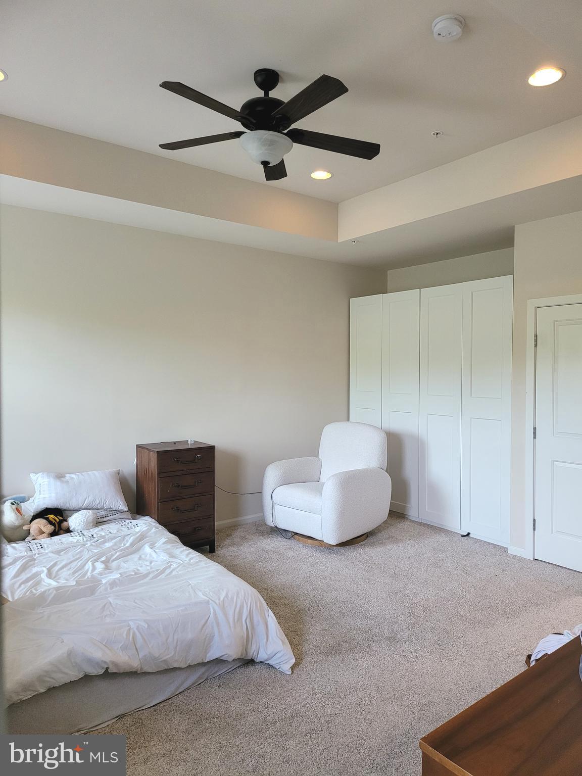 OYSTER BAY CONDOMINIUMS - Residential Lease