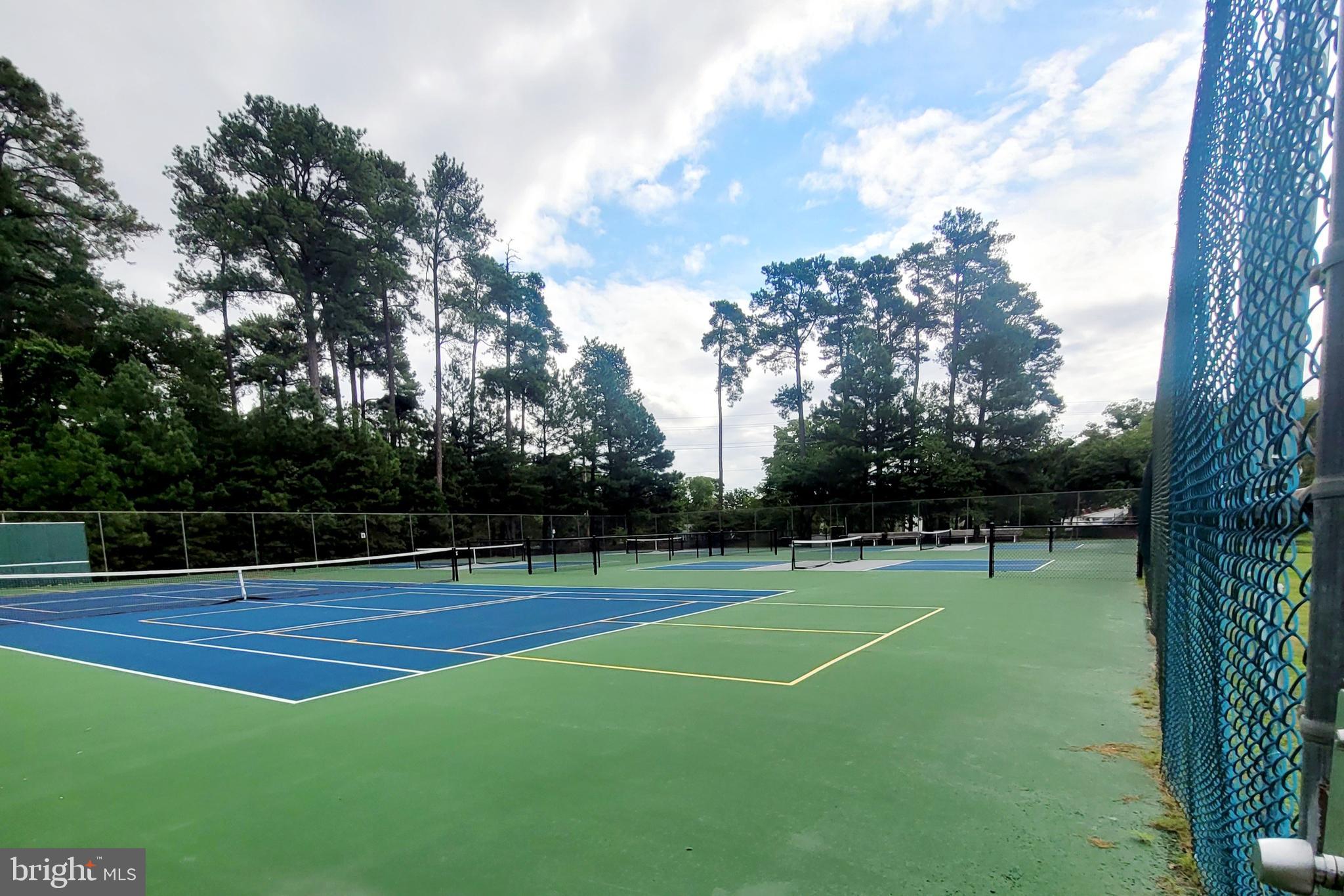 OYSTER BAY CONDOMINIUMS - Residential Lease