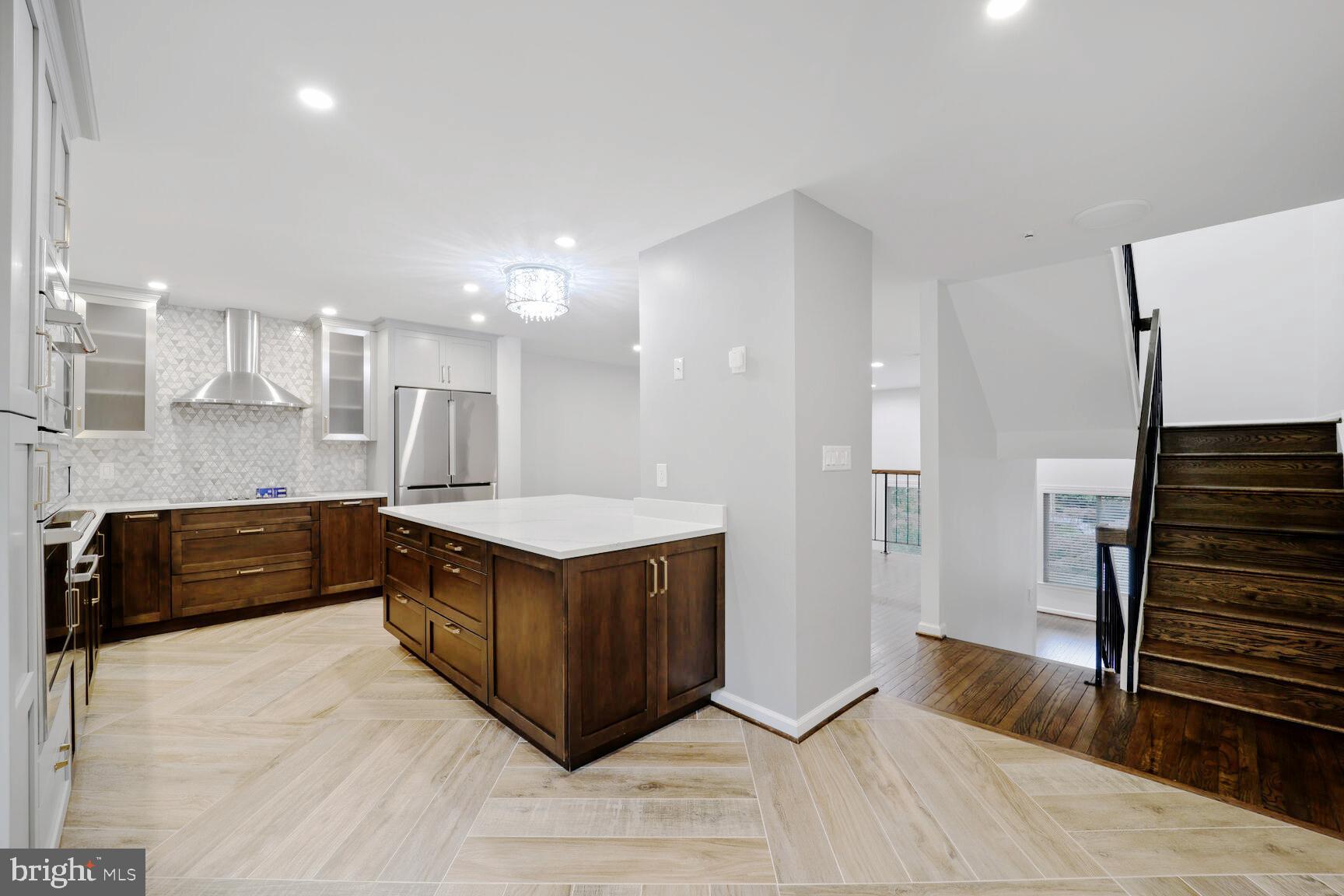 MCLEAN PARK MANOR - Residential