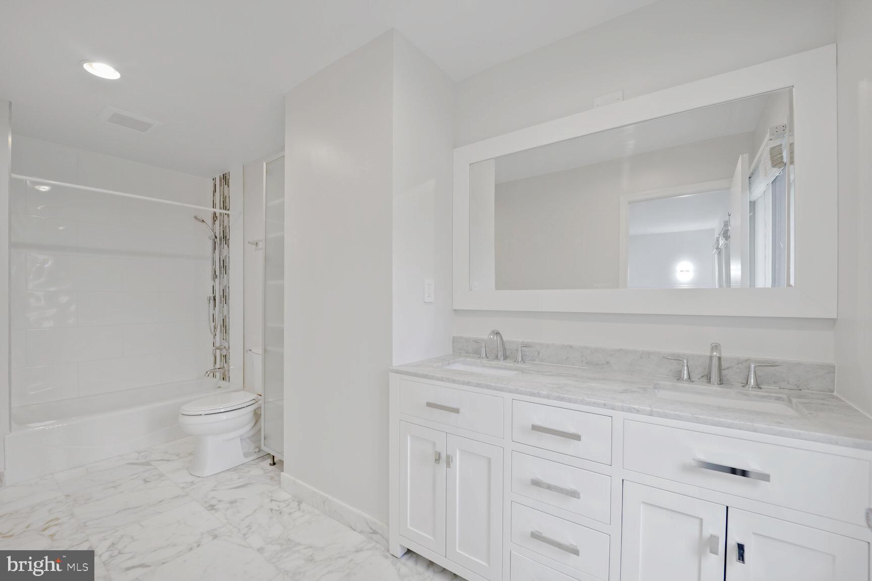 MCLEAN PARK MANOR - Residential