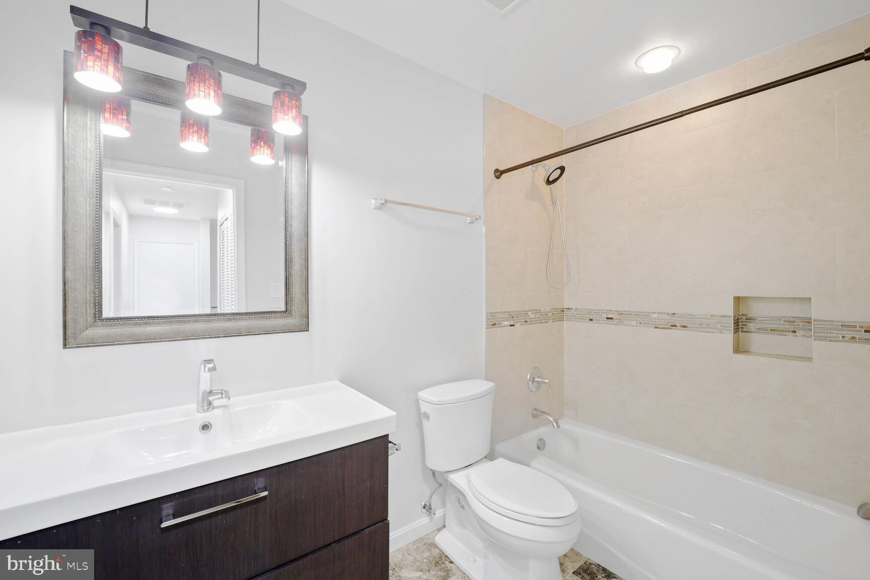 MCLEAN PARK MANOR - Residential