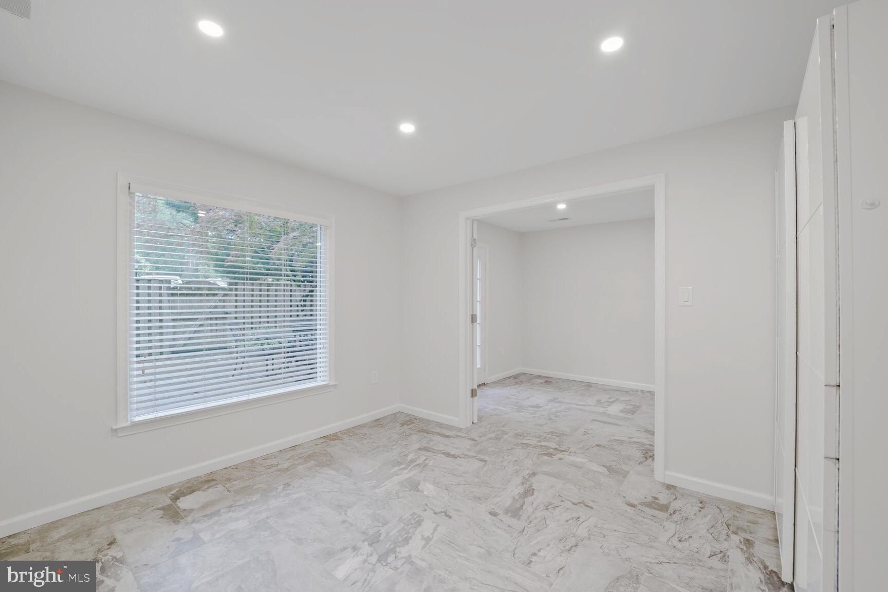 MCLEAN PARK MANOR - Residential