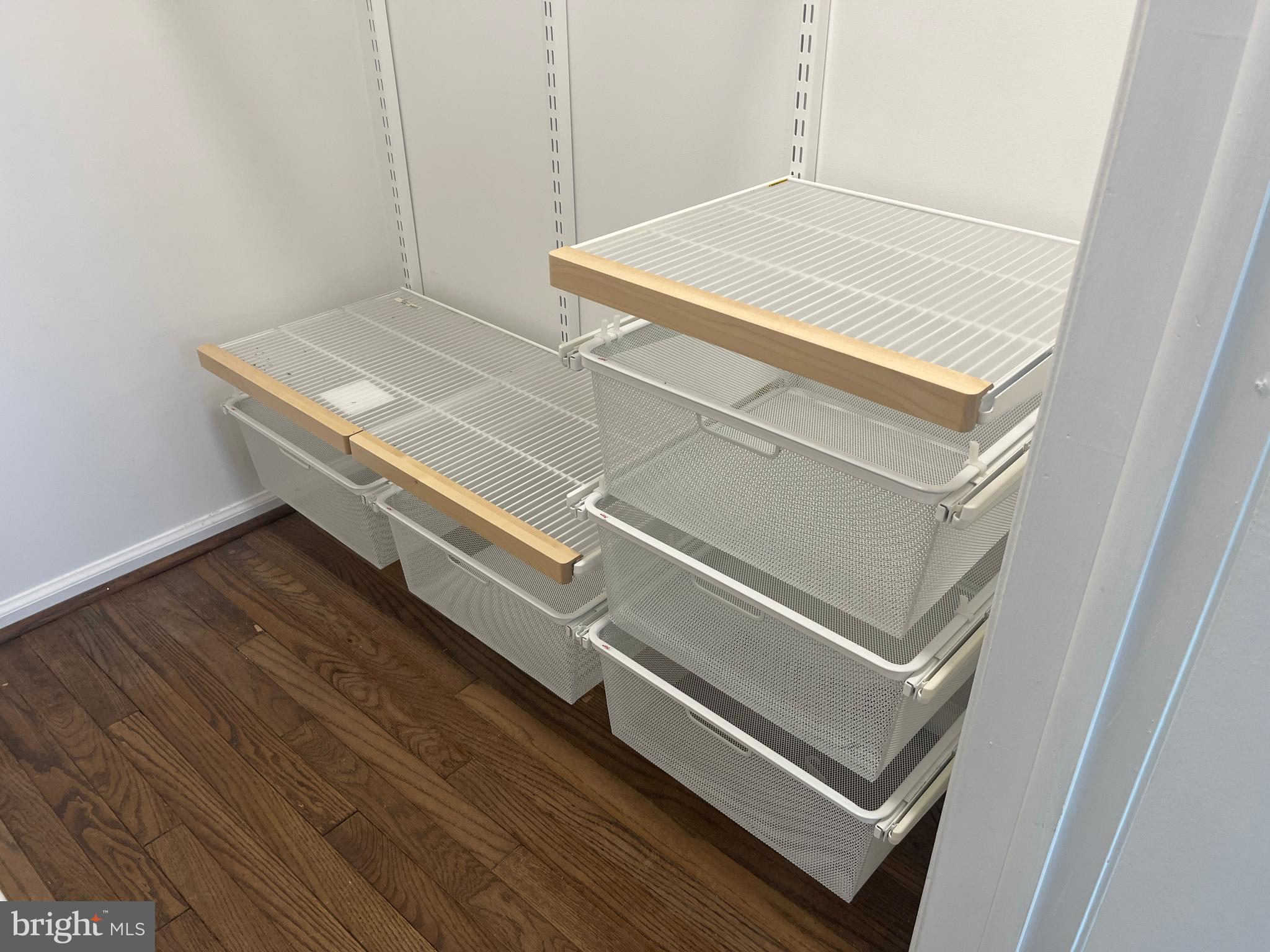 MCLEAN PARK MANOR - Residential