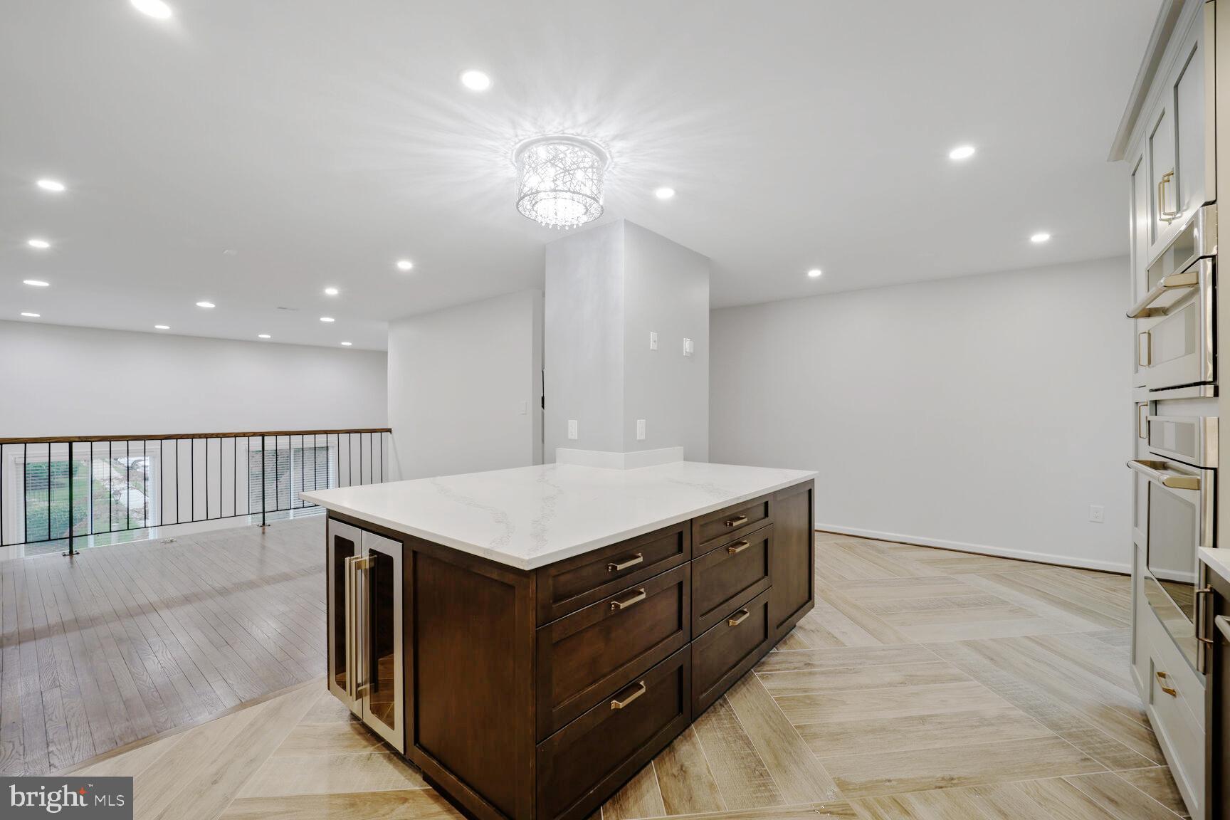 MCLEAN PARK MANOR - Residential