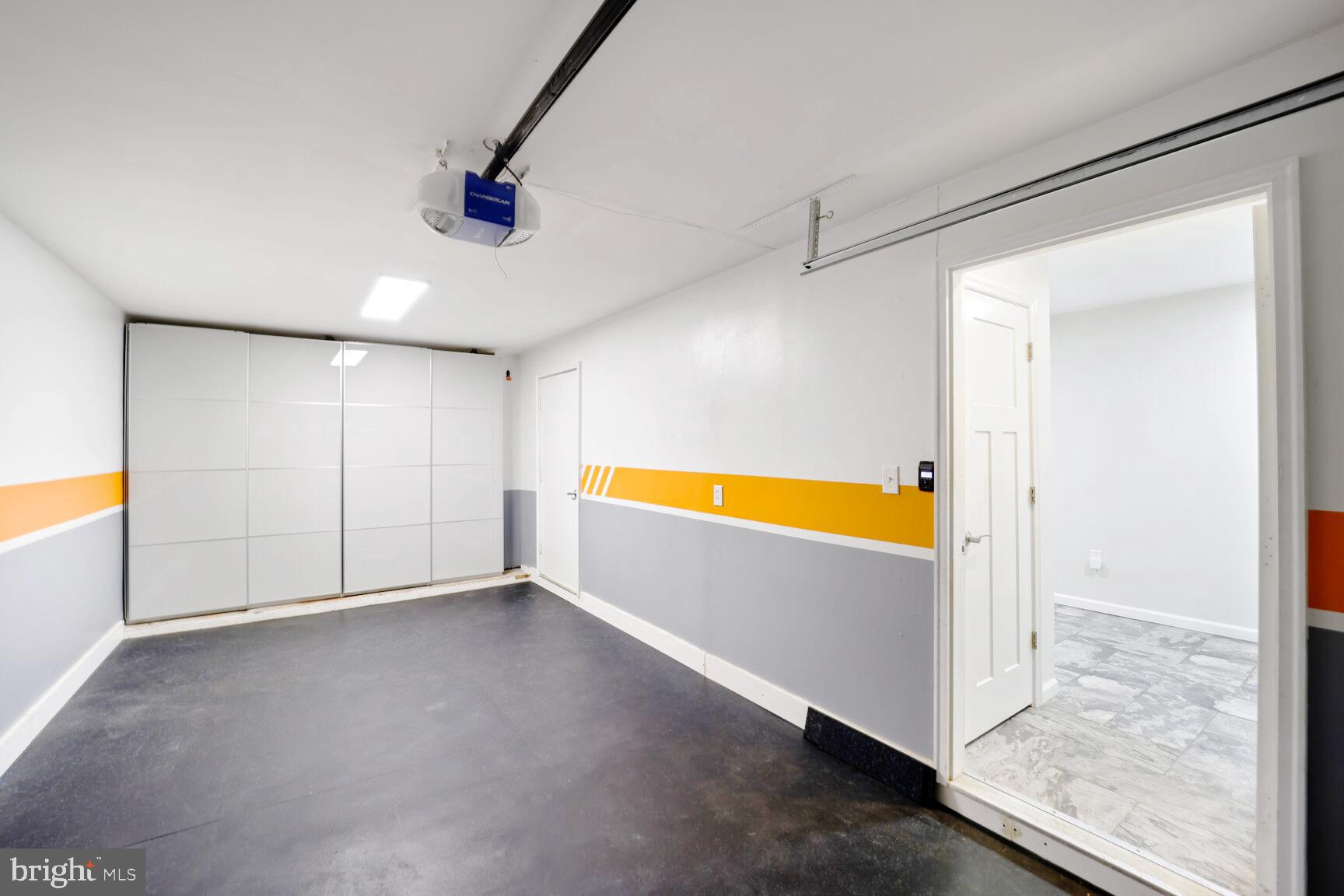 MCLEAN PARK MANOR - Residential