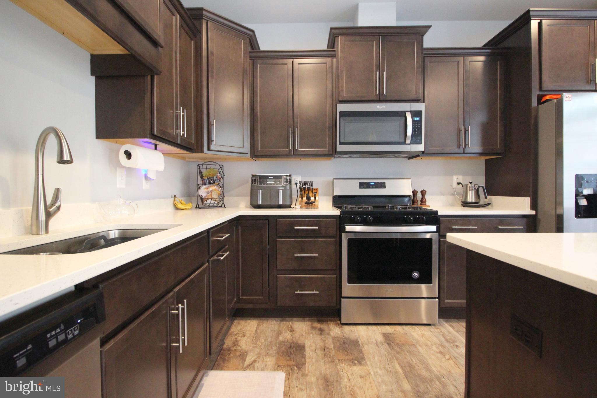 ROYAL RIDGE - Residential Lease