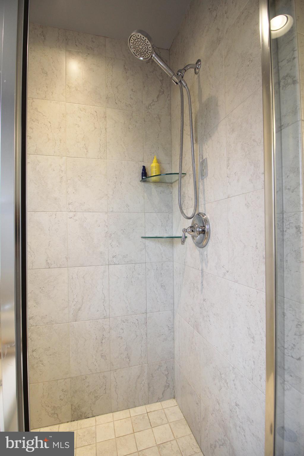 ROYAL RIDGE - Residential Lease