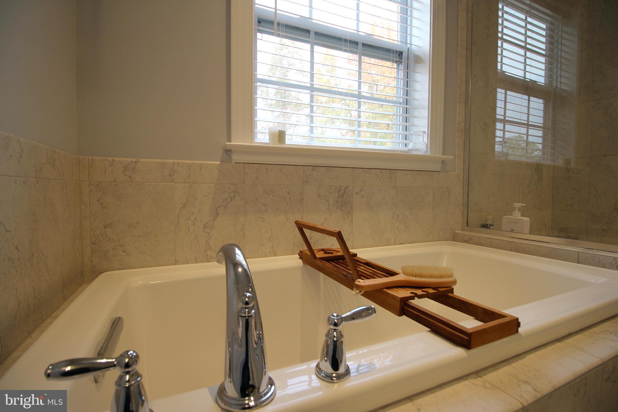 ROYAL RIDGE - Residential Lease