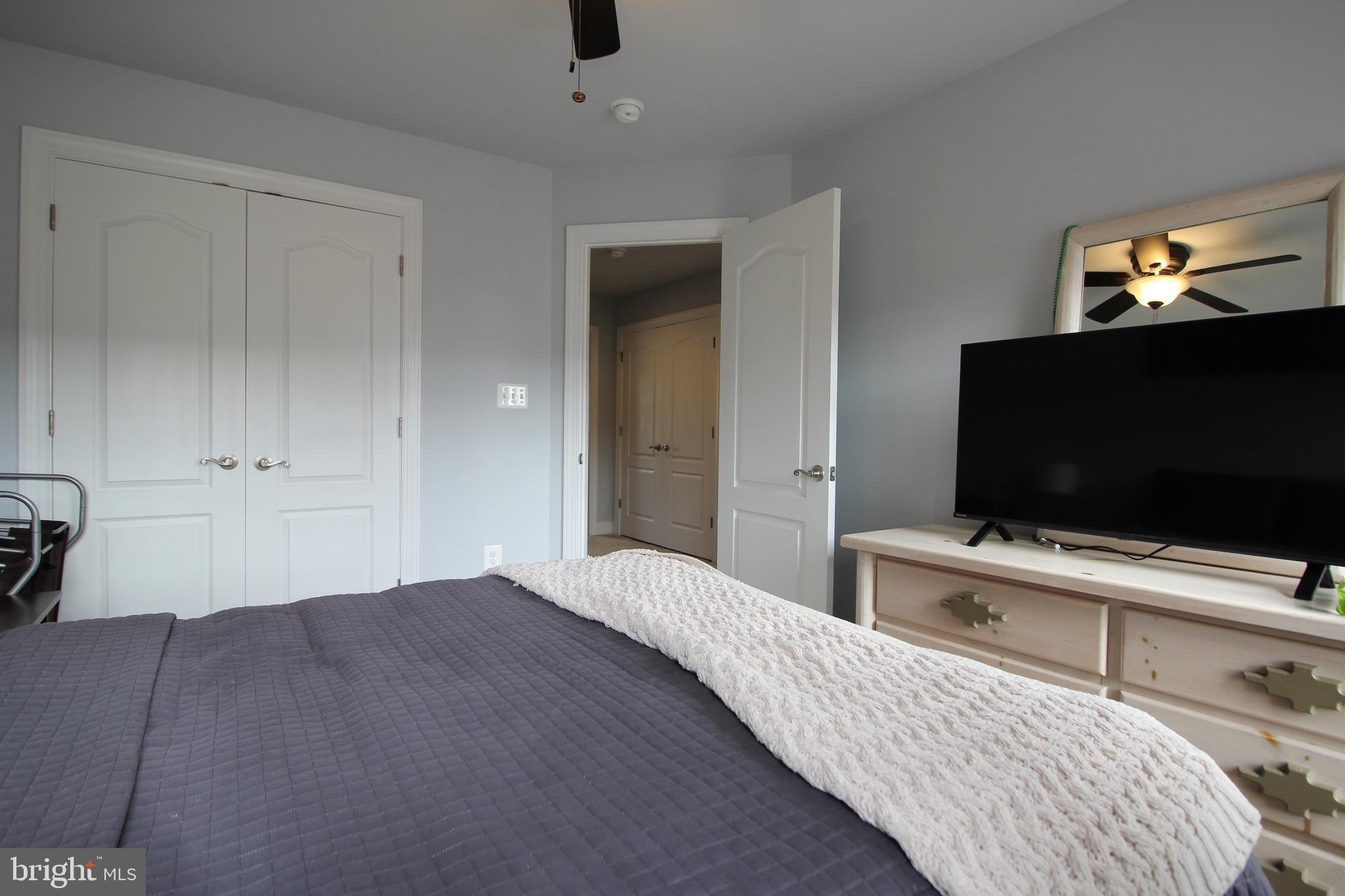 ROYAL RIDGE - Residential Lease