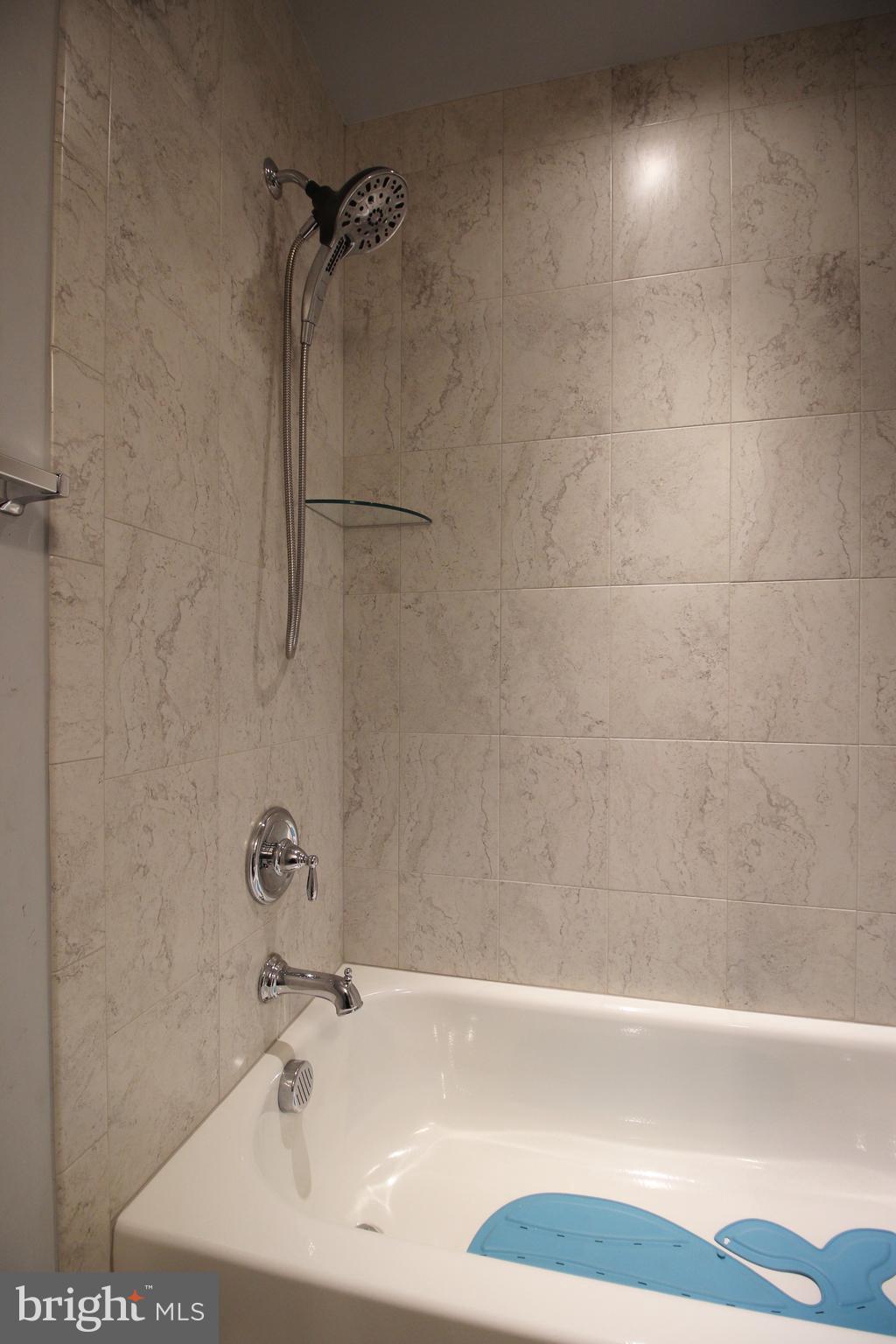 ROYAL RIDGE - Residential Lease