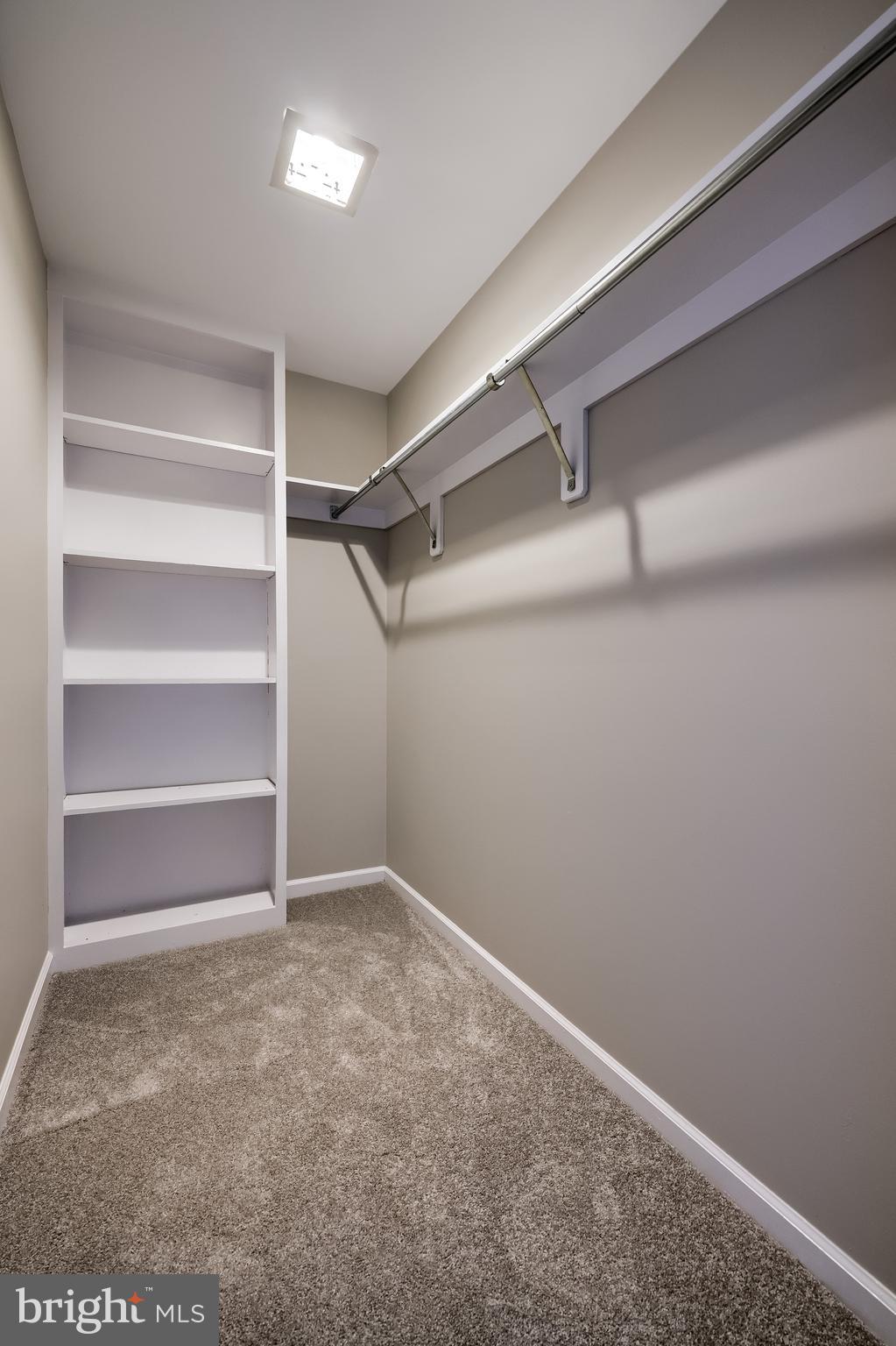 THE OAKS - Residential