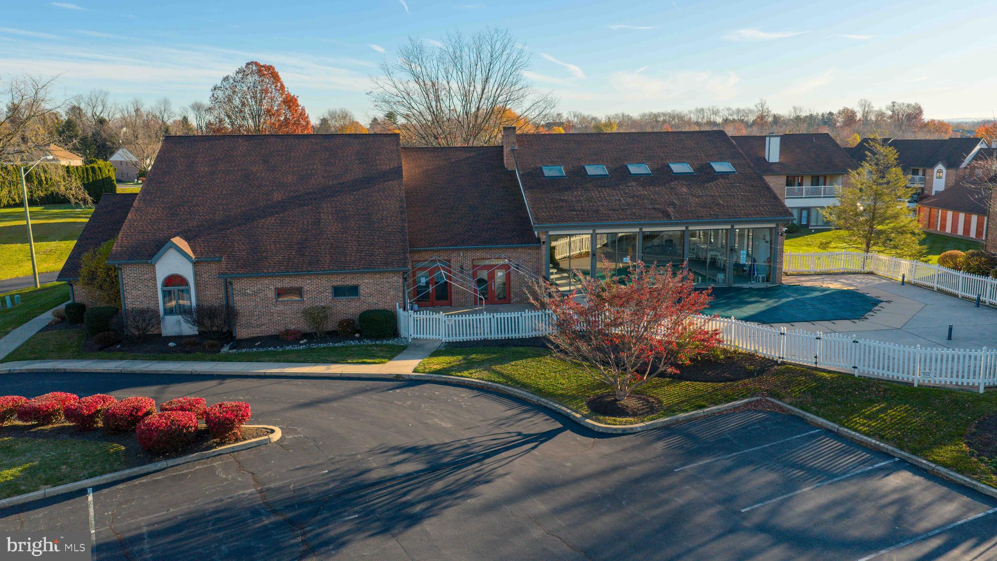 THE OAKS - Residential