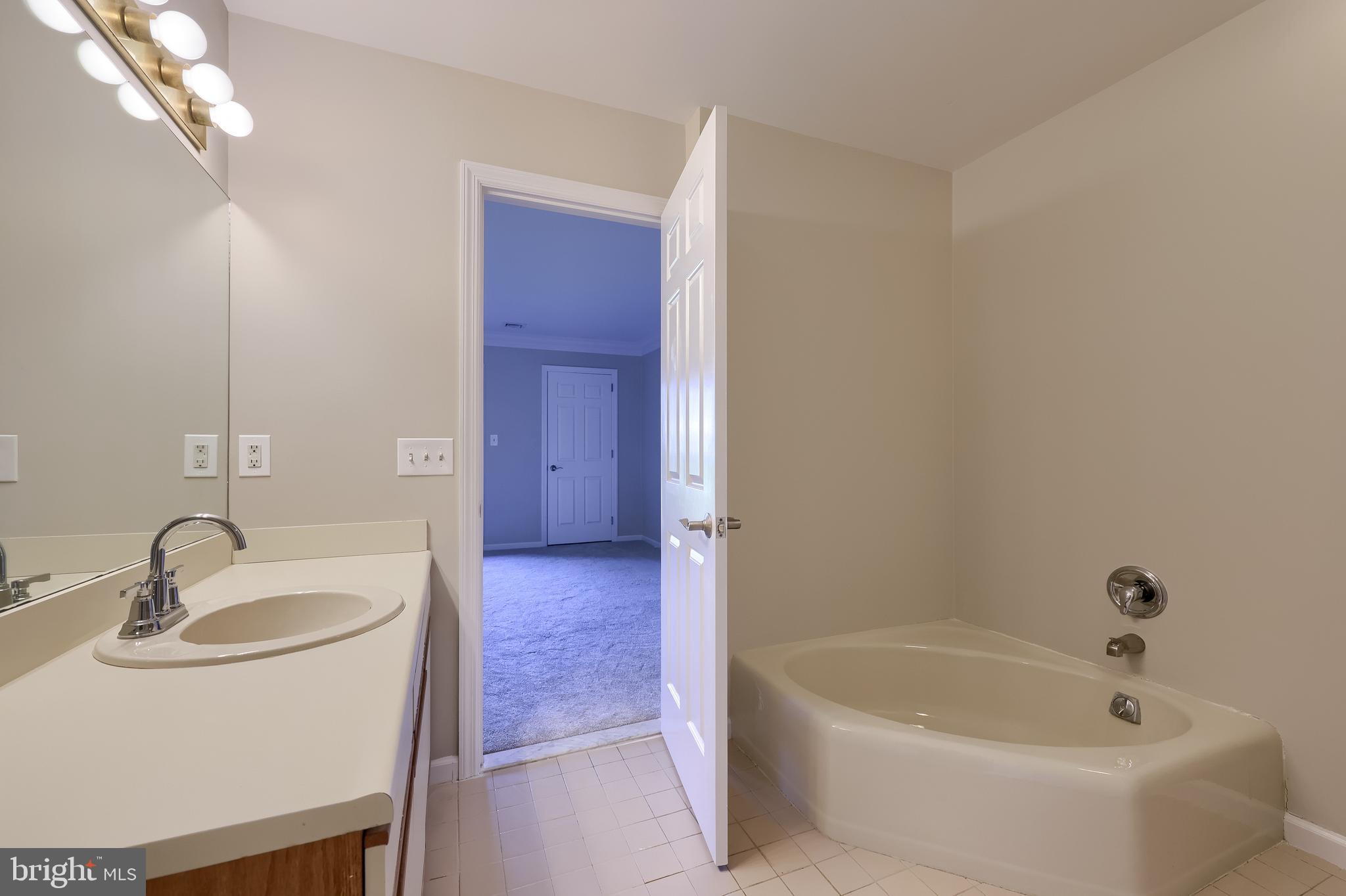 THE OAKS - Residential