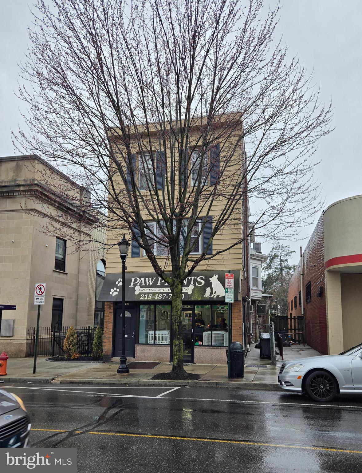 ROXBOROUGH - Commercial Lease