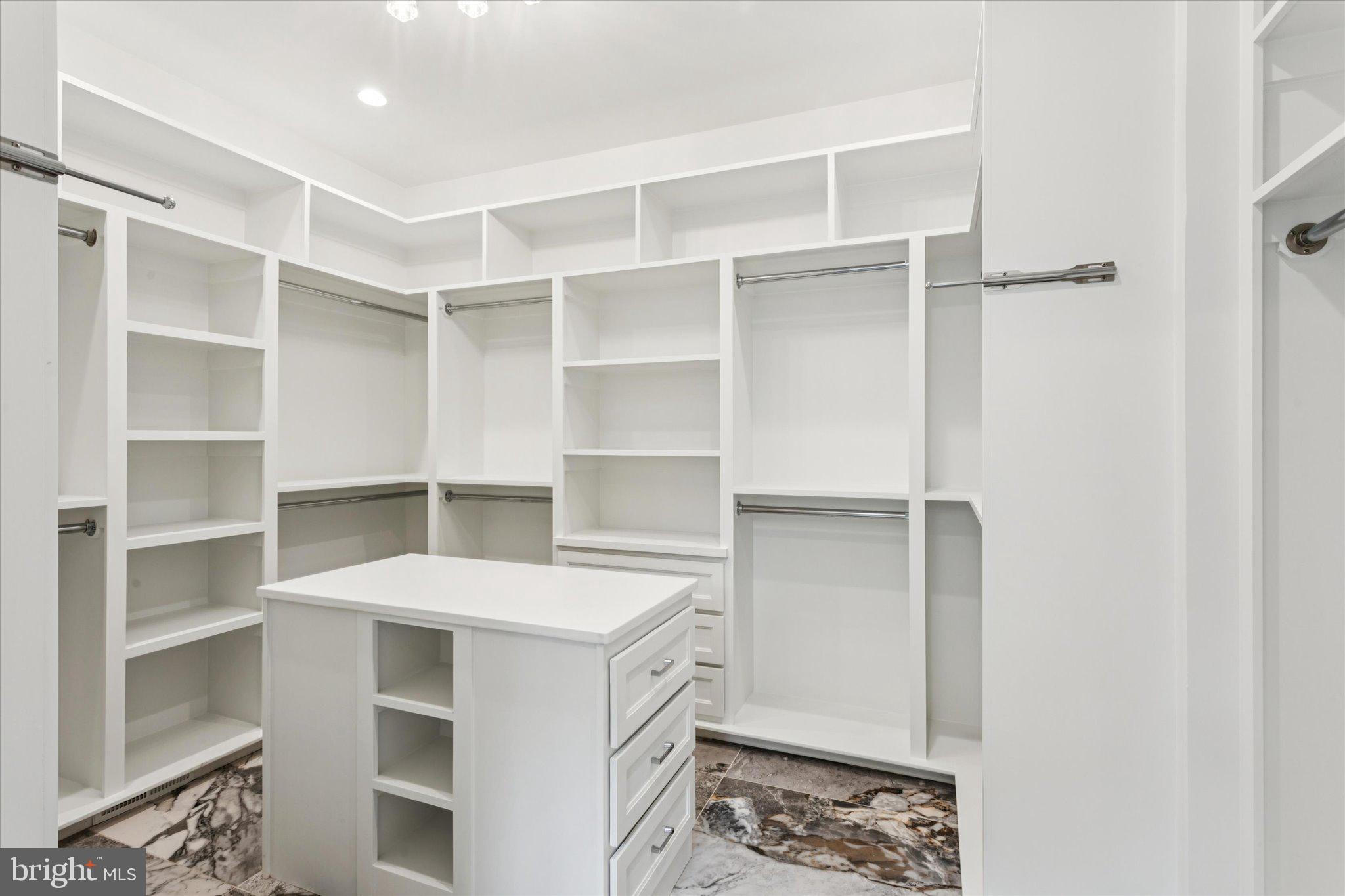 KINGSMILL - Residential