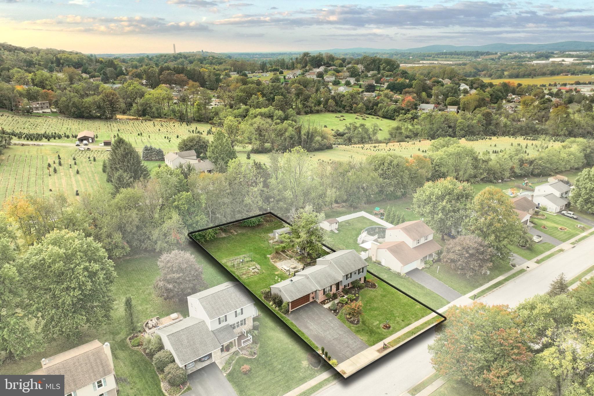 2816 GLEN HOLLOW DRIVE