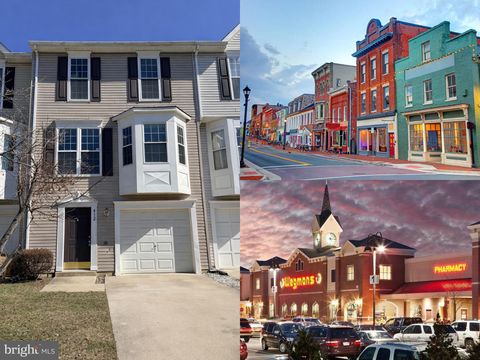 Photo of 412 Nikki Terrace SE, LEESBURG, VA 20175 (MLS # VALO2118308)