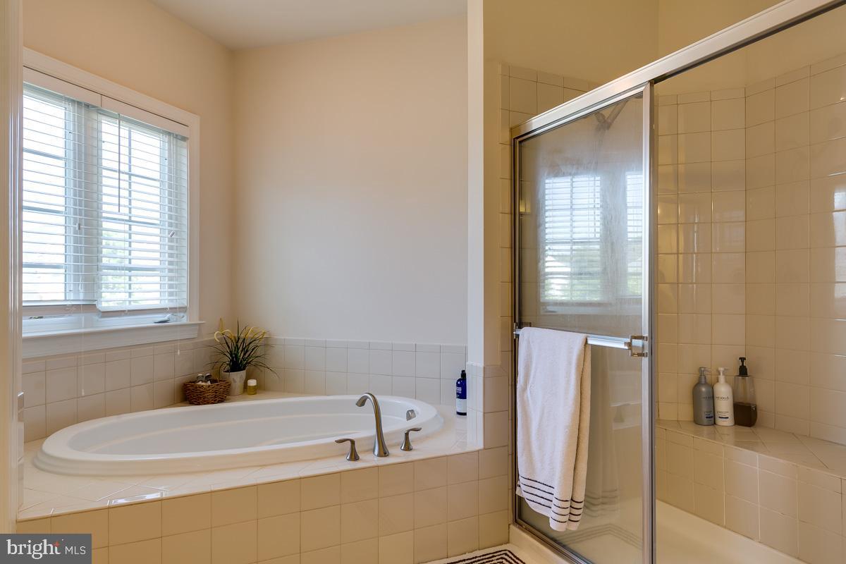 AVONLEA - Residential Lease