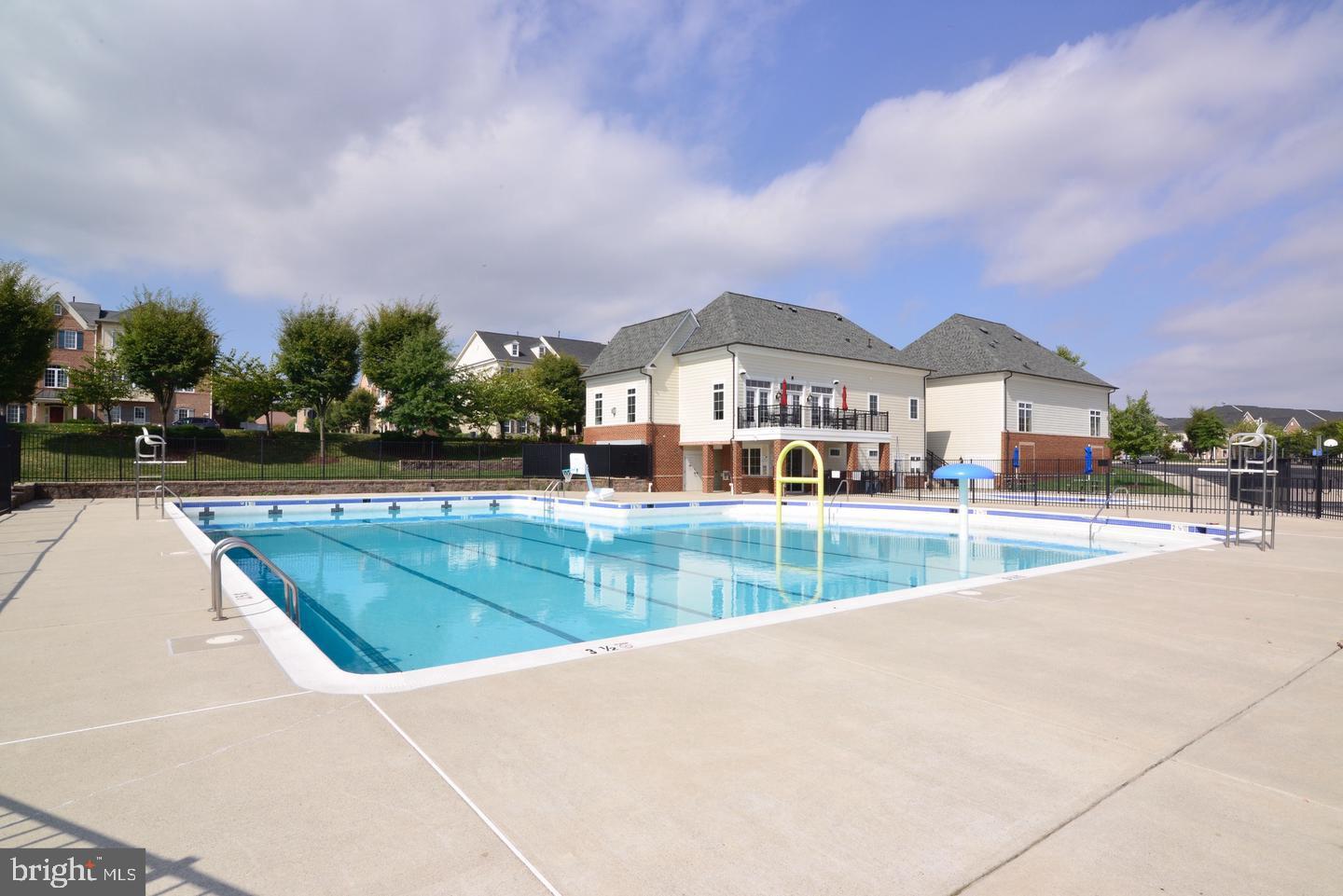 AVONLEA - Residential Lease