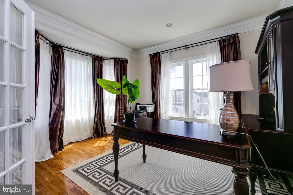 AVONLEA - Residential Lease