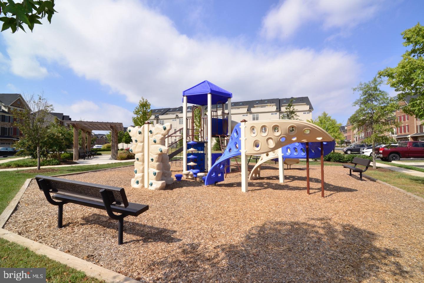 AVONLEA - Residential Lease