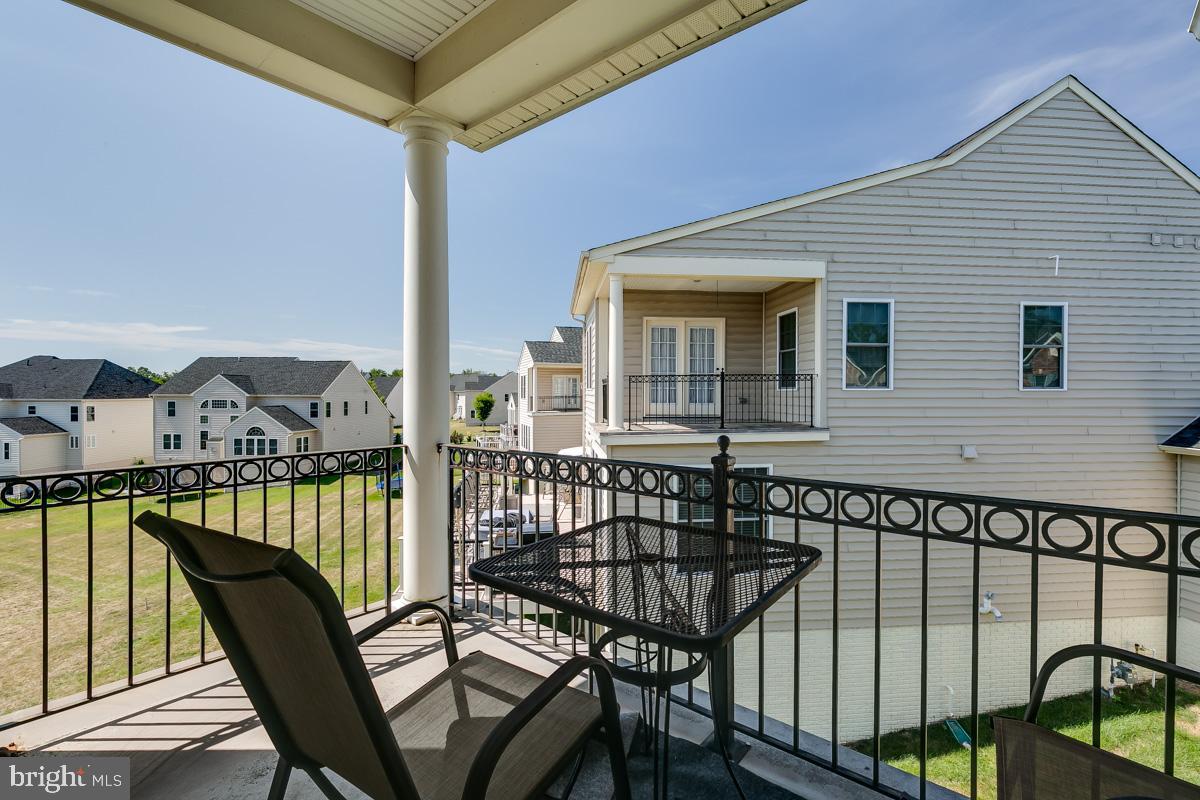 AVONLEA - Residential Lease