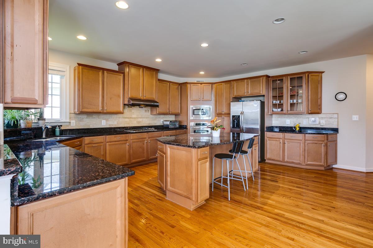 AVONLEA - Residential Lease