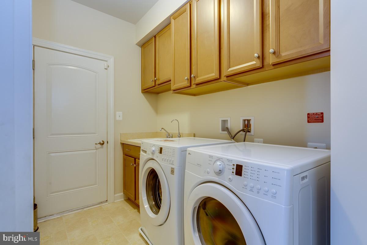 AVONLEA - Residential Lease