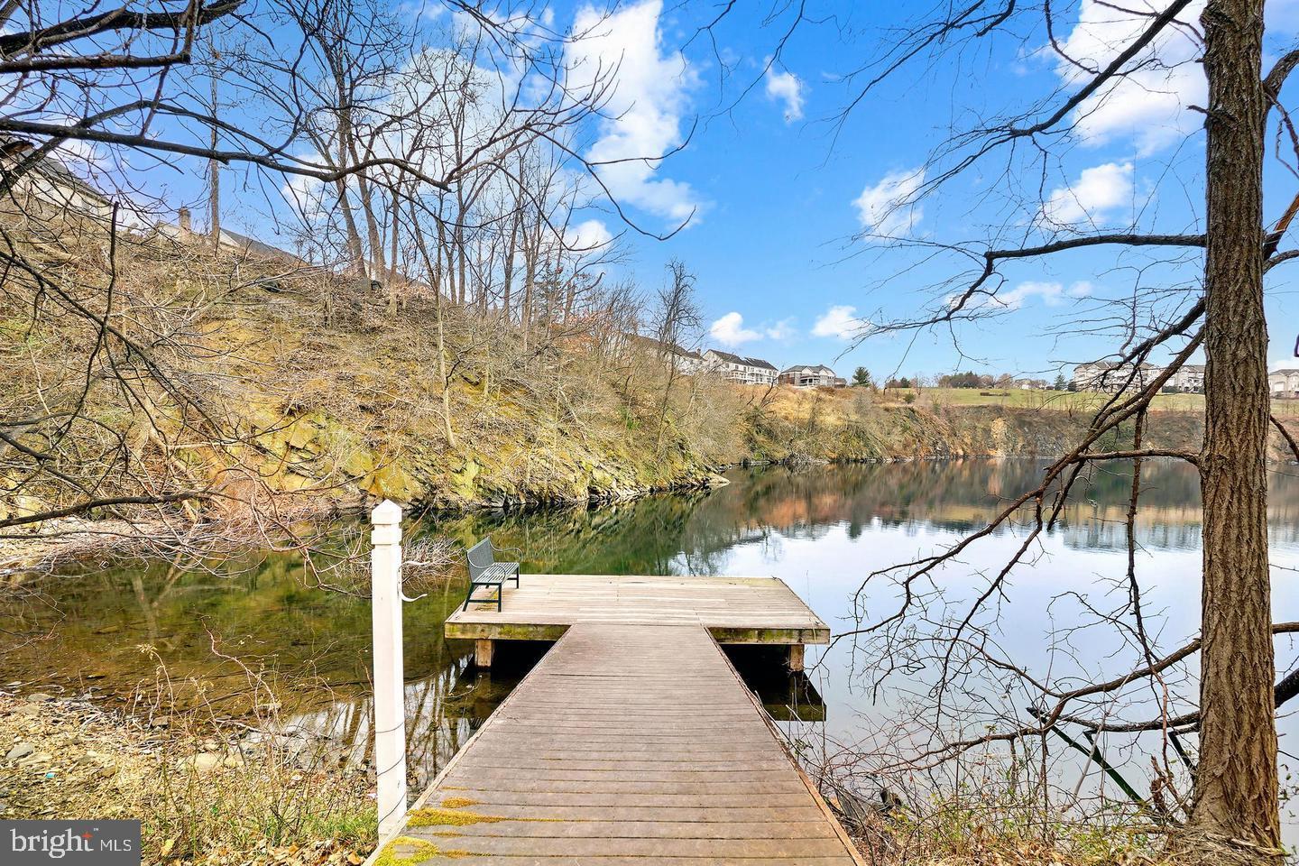 STONE LAKE - Residential