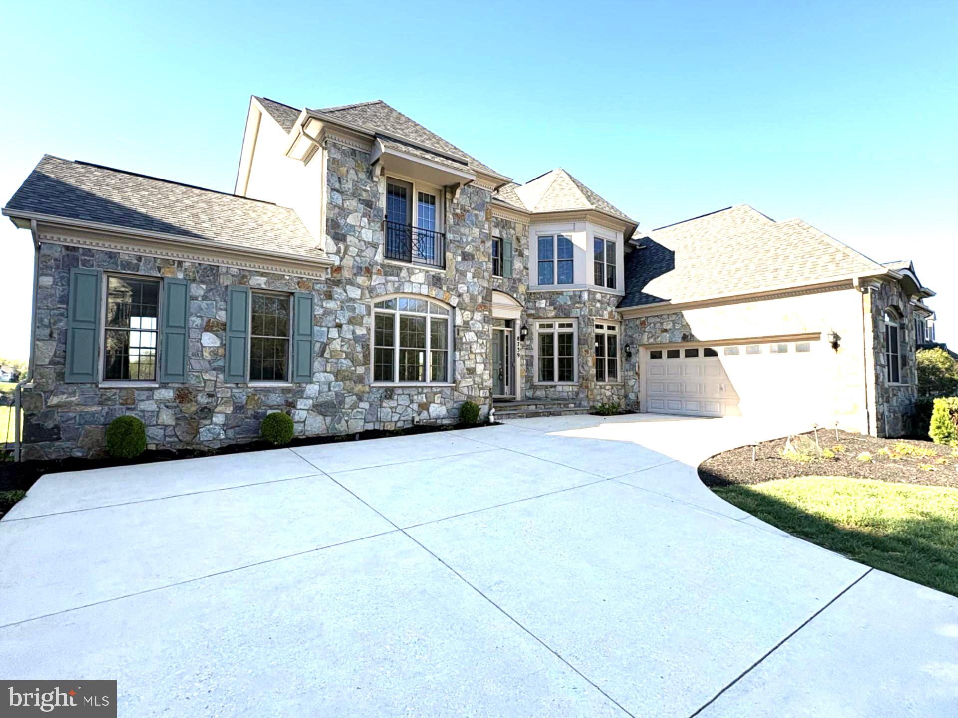 STONE LAKE - Residential