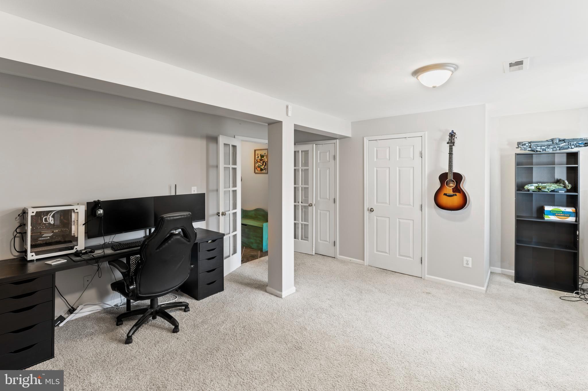 RIVER OAKS - Residential