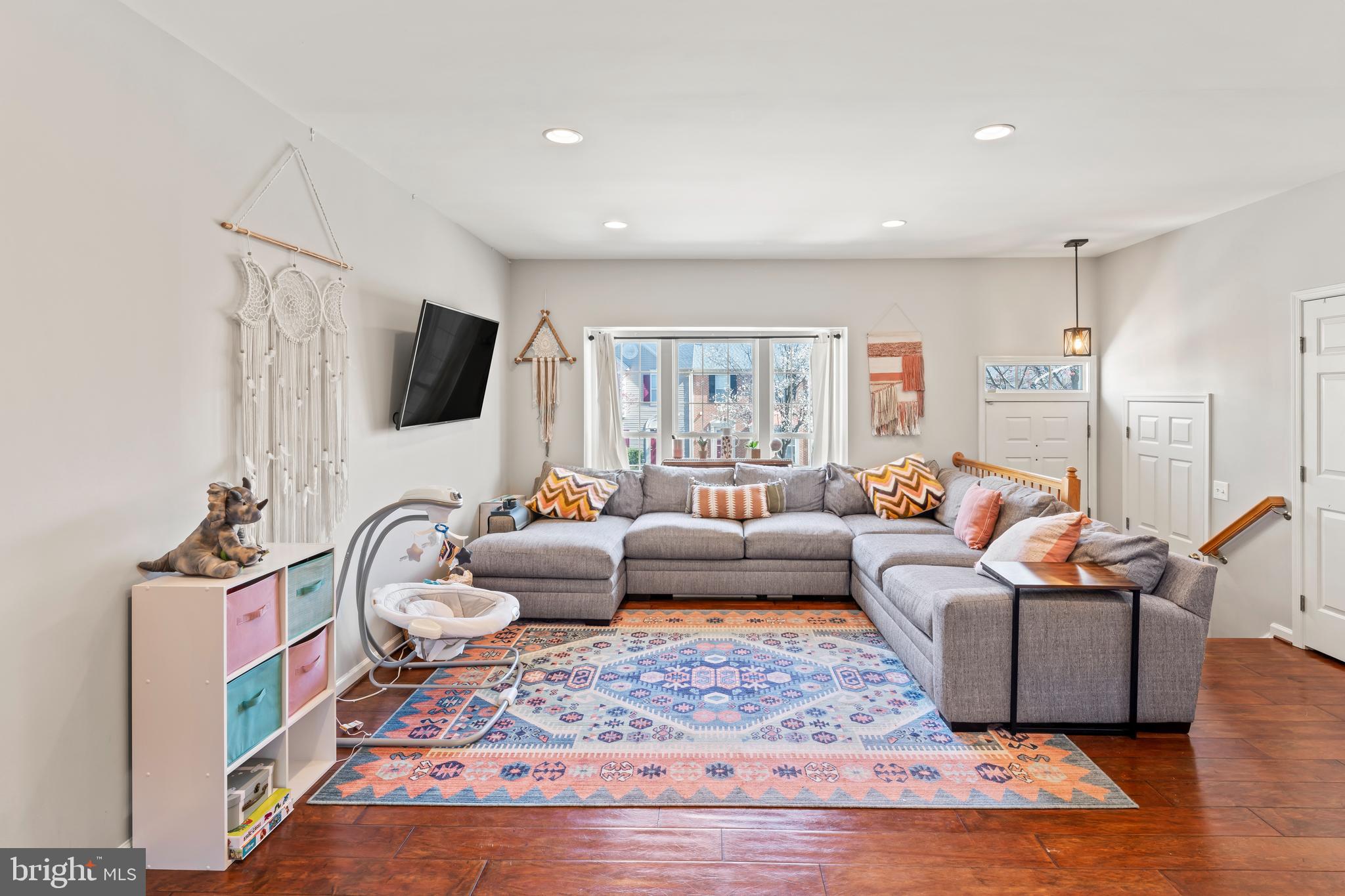 RIVER OAKS - Residential