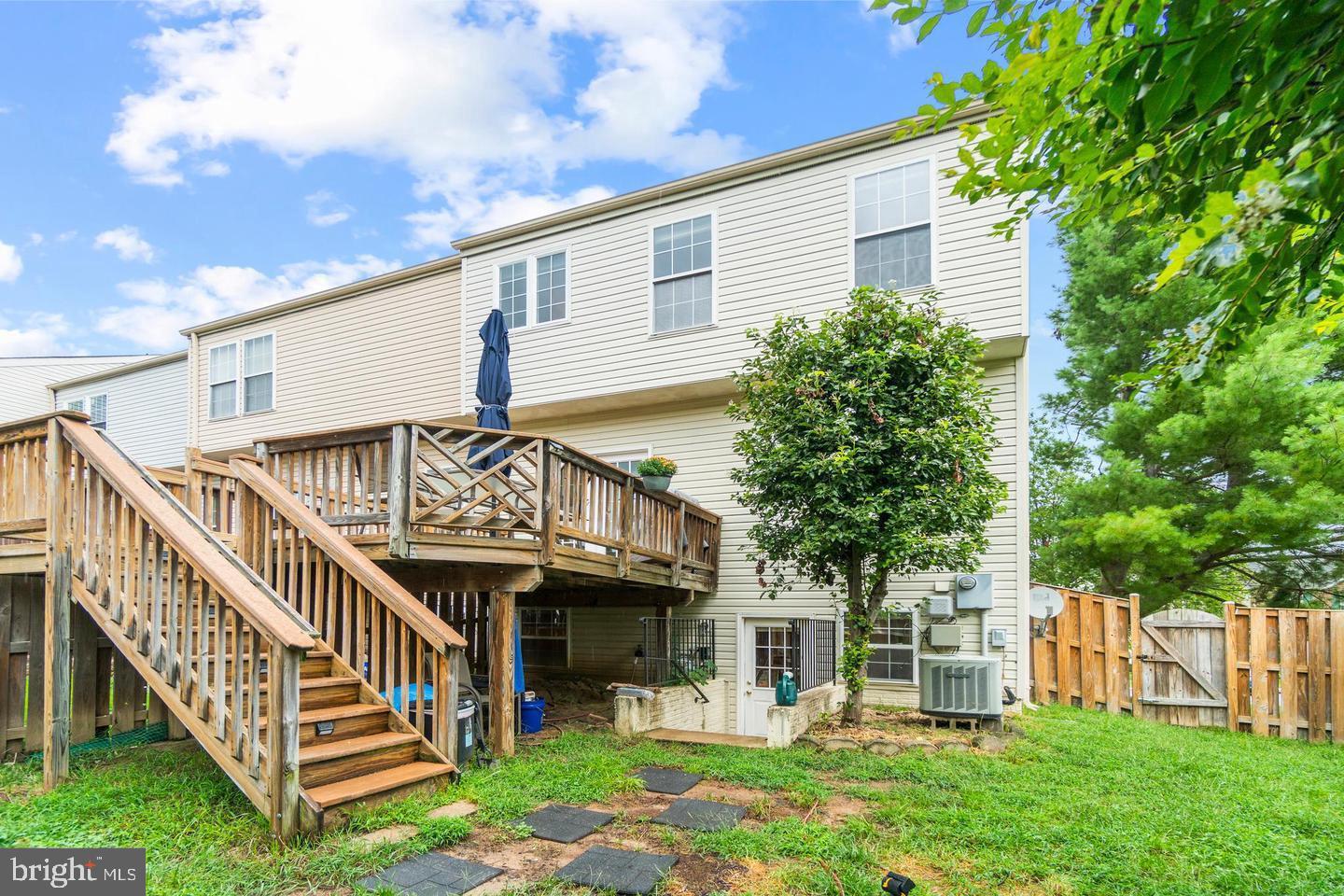 RIVER OAKS - Residential