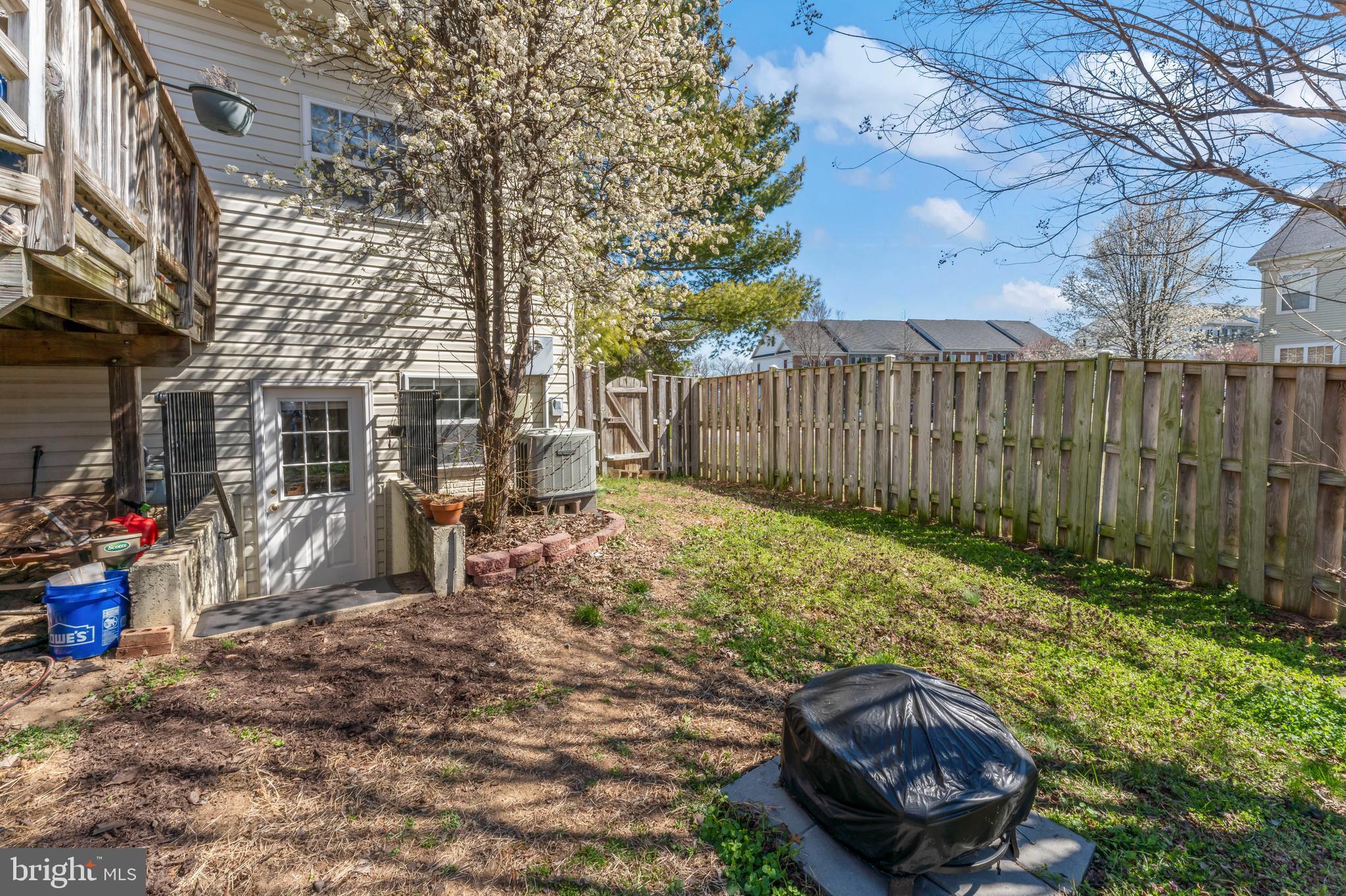 RIVER OAKS - Residential