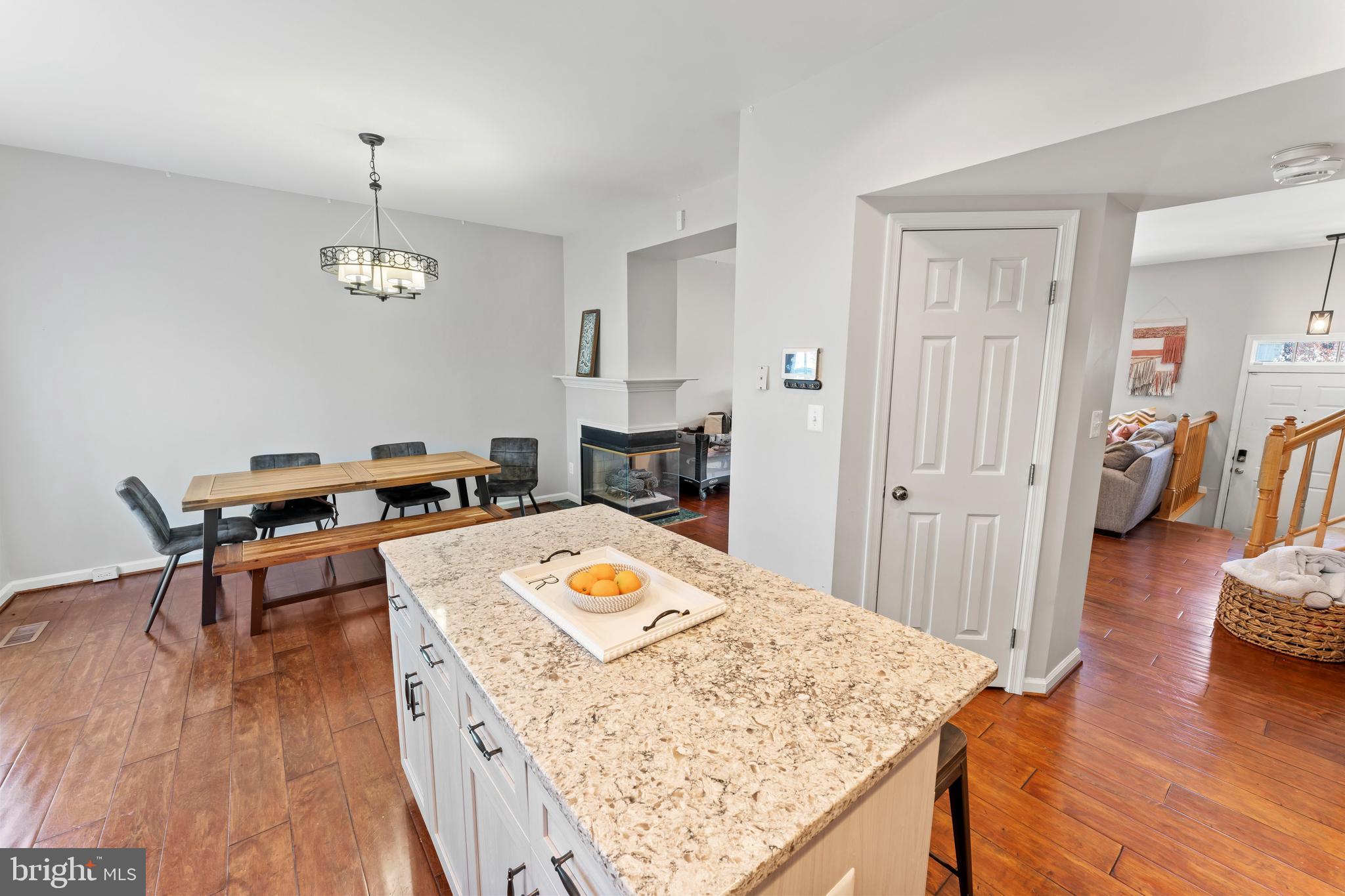 RIVER OAKS - Residential